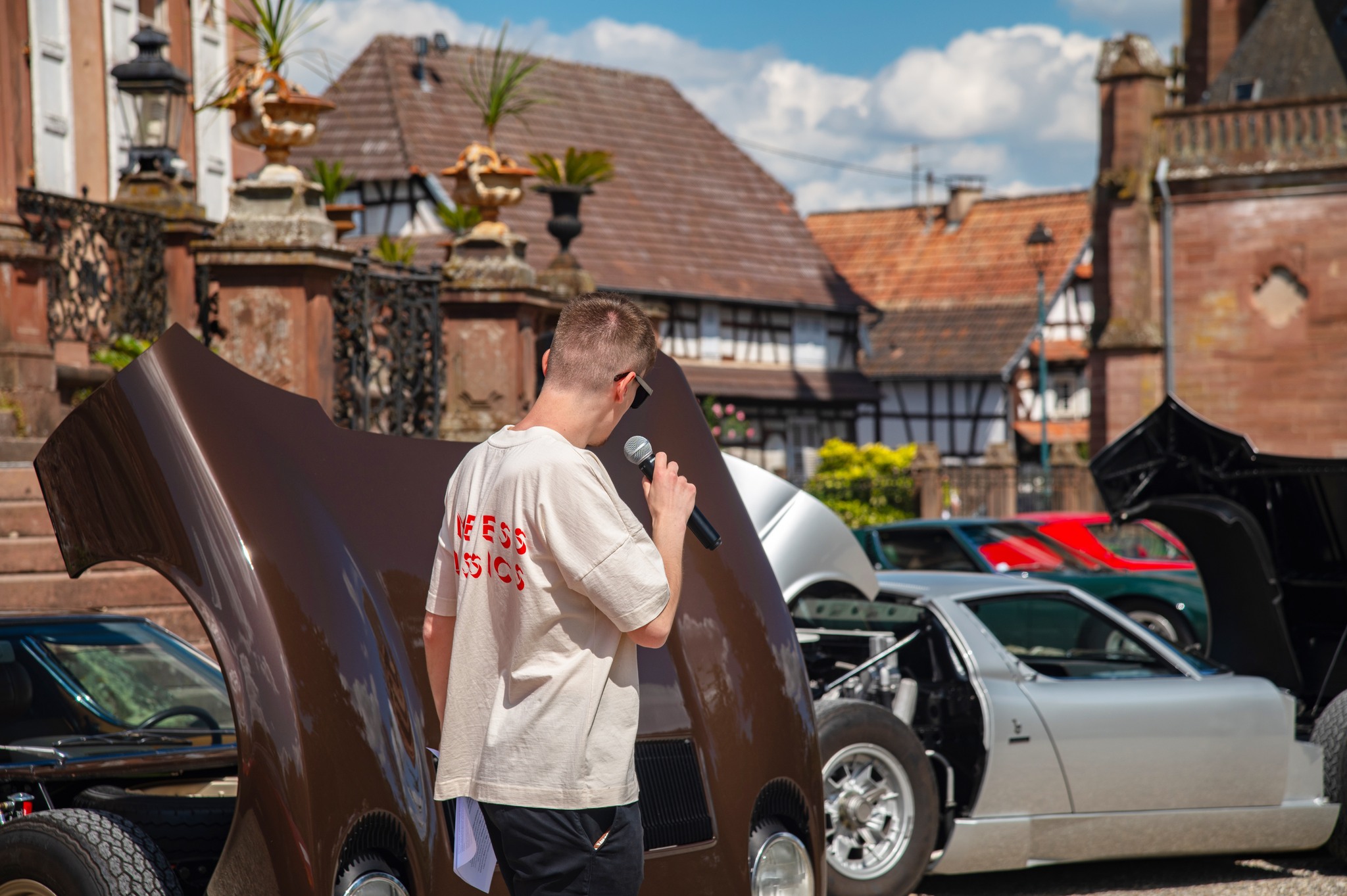 L’hiver approche, et avec lui, l’envie de se replonger dans la chaleur des souvenirs @timelessclassicsfrance.
Des pièces d’exception, des silhouettes intemporelles, des rencontres inoubliables… Cette première édition nous a rappelé pourquoi la passion automobile réunit bien plus que des machines : elle rassemble des âmes.
Merci à tous ceux qui ont contribué à faire de Timeless Classics une expérience hors du temps : participants, partenaires, équipes de l'organisation.
L’édition 2027 se prépare déjà… l’histoire continue.
Rendez-vous sur https://www.timelessclassics.fr/2025/galerie pour consulter la galerie photos de l'événement.
📸 @allan_photography8
www.timelessclassics.fr
#TimelessClassics #AutomotiveHeritage #ClassicCars #Alsace #TimelessMoments #VoituresDeCollection #PassionAuto #CarCulture #Classiccar #Event #Evenement #Privé #EvenementPrive #Alsace #BasRhin