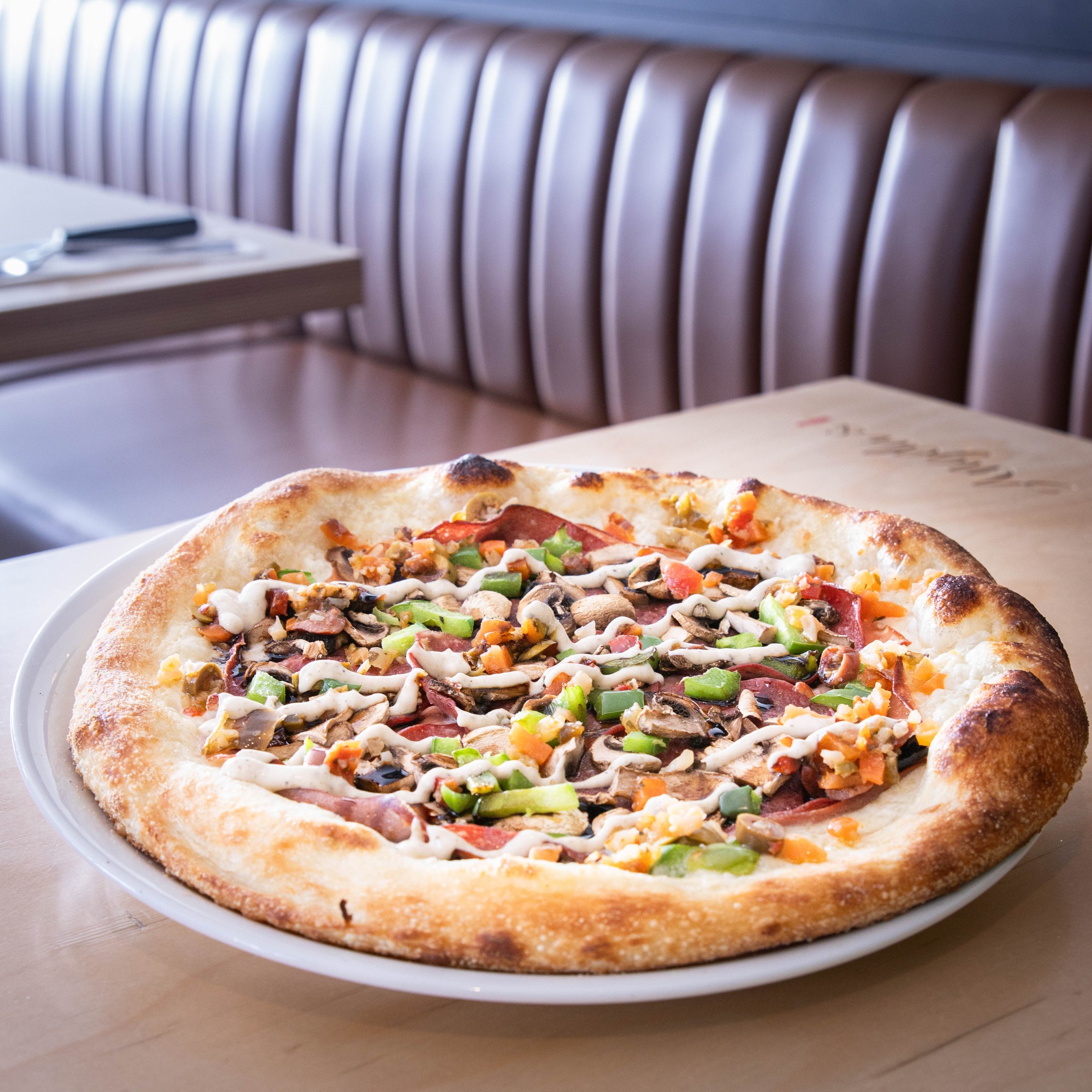 À TOUS LES MARDIS 😋
Profitez de notre offre spéciale, commandez l'une de nos savoureuses pizza en ligne ou à emporter et obtenez le deuxième à demi-prix.
PROMO PIZZA, SEULEMENT SUR COMMANDES À EMPORTER