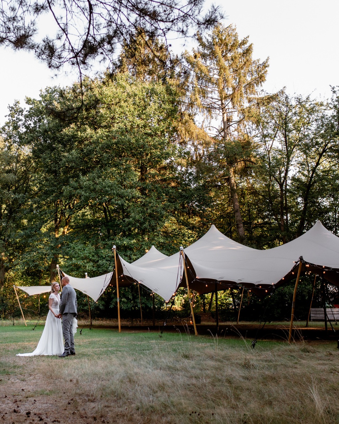 Jouw droomceremonie hidden in nature. 🌿
Vier je ceremonie verborgen in de natuur, omringd door groen en rust. Geniet van een intieme, ontspannen sfeer en een unieke ervaring die jij en je gasten niet snel zullen vergeten.
https://www.cachecour.be/locatie
@visithouthalenhelchteren
#trouwfeest #evenement #kachetvenue #houthalenhelchteren