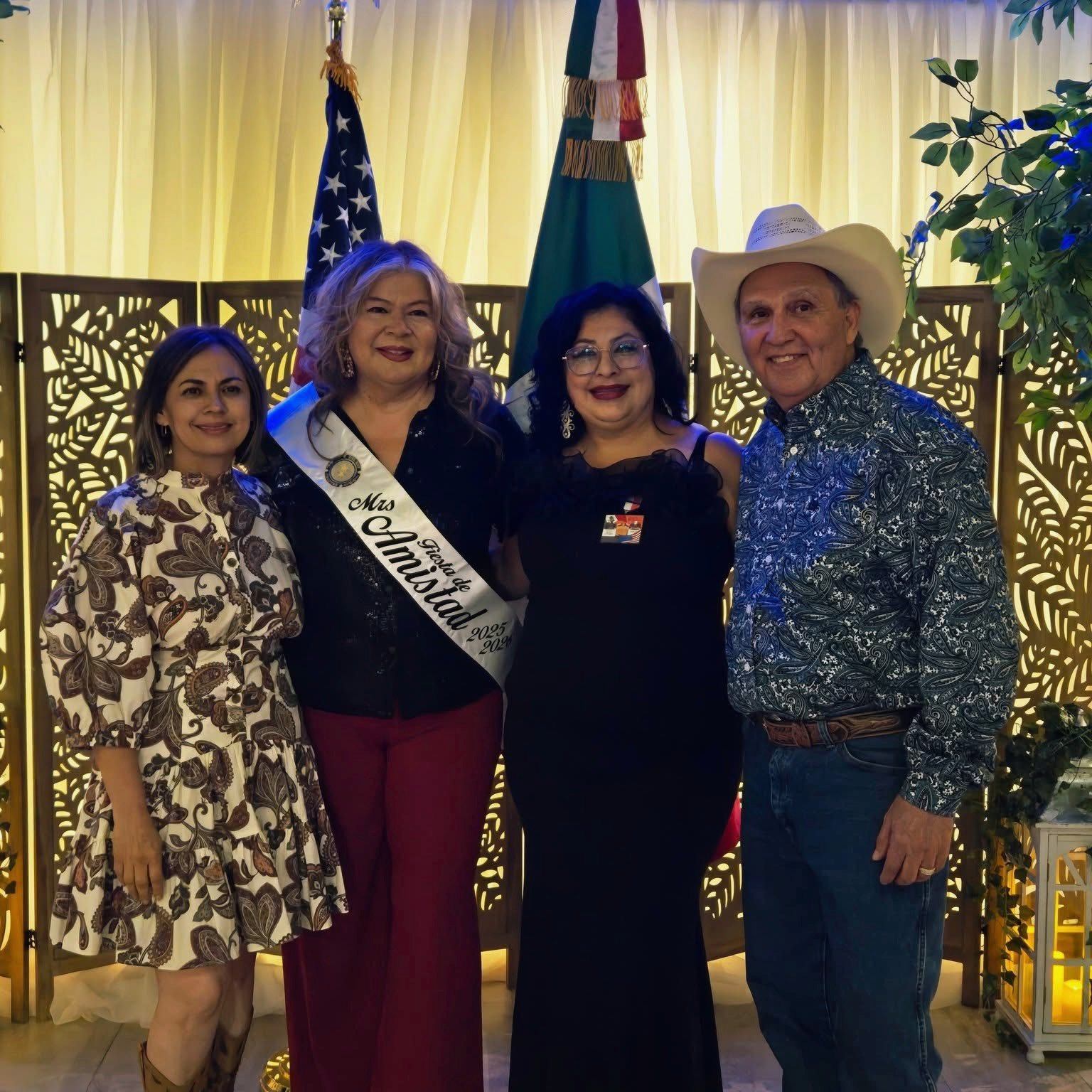 Our team had the pleasure of attending the Del Rio Mayor’s Reception hosted by Mayor Arriola.
Thank you for the invitation and the opportunity to connect with council members, Mayor Gomez from Sabinal, Texas, and Miss Little Fiesta de Amistad while celebrating community and collaboration.
#TexasLeadership #TexasProud #TXLege74 #MoralesForTexas #AVoiceForAll #Texas #HD74 #TXLege