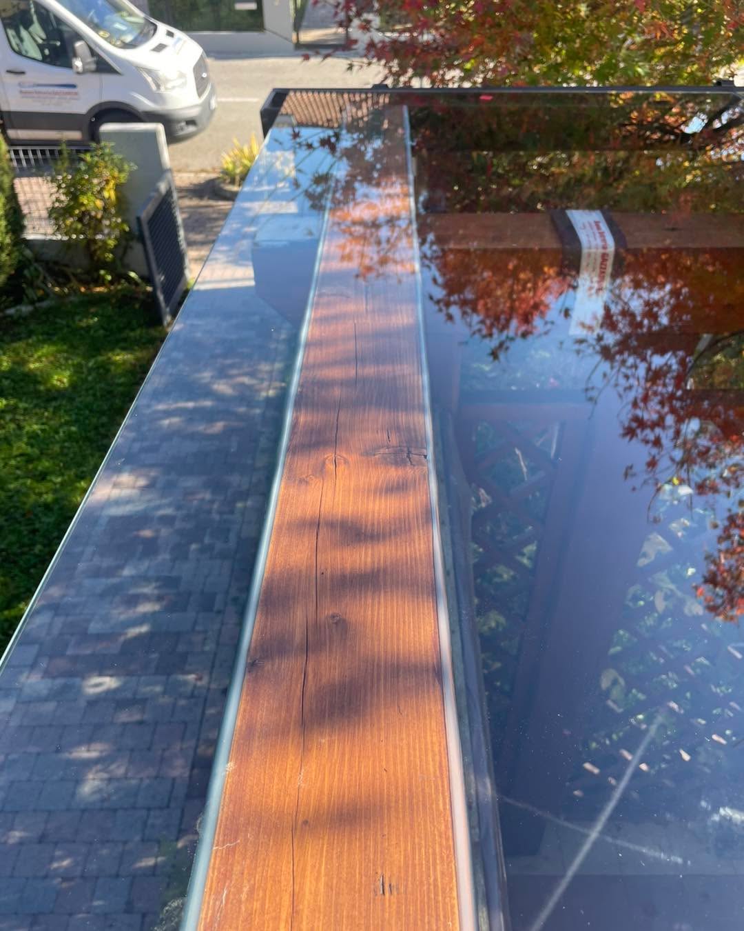 💥💥💥
Cosa c’è di meglio di avere un tetto sopra la testa? Beh avere un tetto di vetro.
Abbiamo coperto questa pompeiana in legno, con vetro stratificato 4+4
Adesso questo portico é utilizzabile anche quando piove
Per qualsiasi esigenza o necessità contattateci, siamo molto simpatici e i preventivi sono gratuiti 😁😁