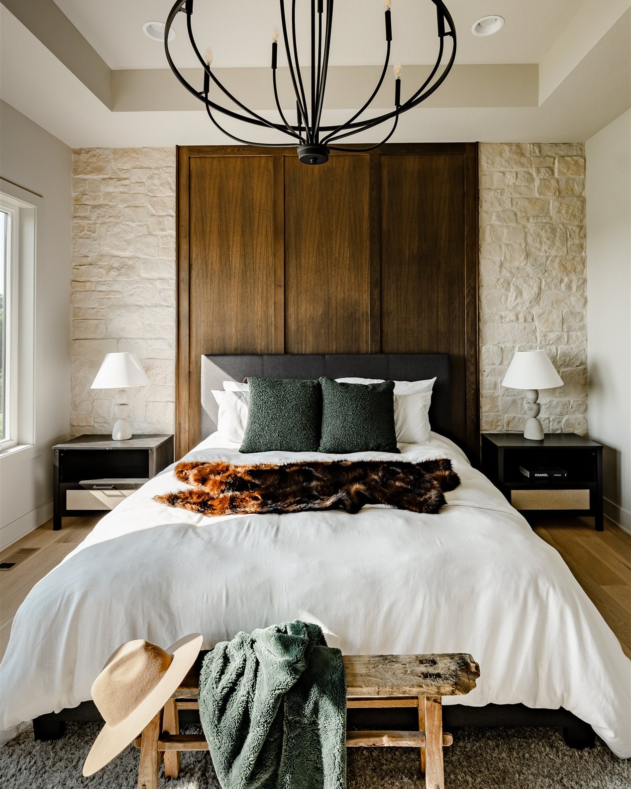 A serene & warm primary bedroom made for slow mornings and peaceful nights.
#dynastyhomes #customhomebuilder #iowahomes #desmoines #luxuryhomes #homeinspo #dreamhome