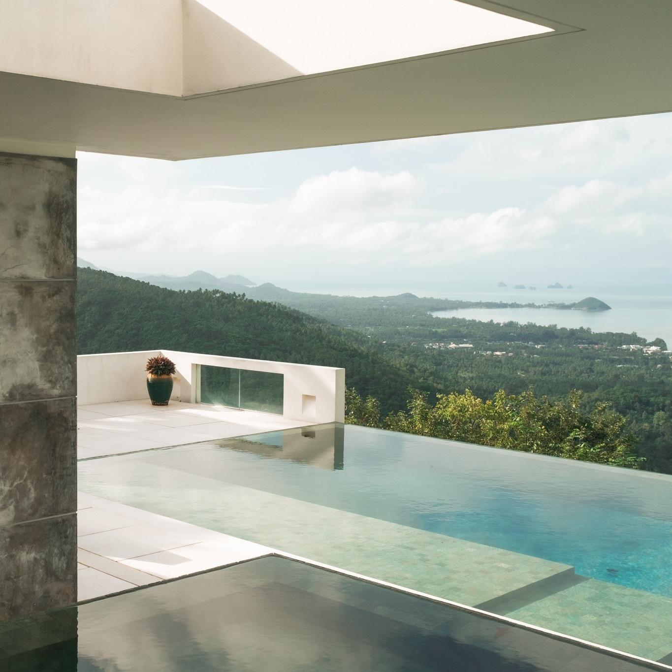 This and your favourite people✨
Book one villa for a secluded stay or take over the entire estate for the ultimate group getaway.
All complete with unbeatable views and attentive in-villa staff ready to make every occasion memorable.
#limesamuivillas #travel2026 #luxuryvilla #kohsamui #thailand #thaivilla
#luxury #kohsamuivilla #luxuryescapes #luxuryvillarentals #luxuryholidays #travelgram #islandlife