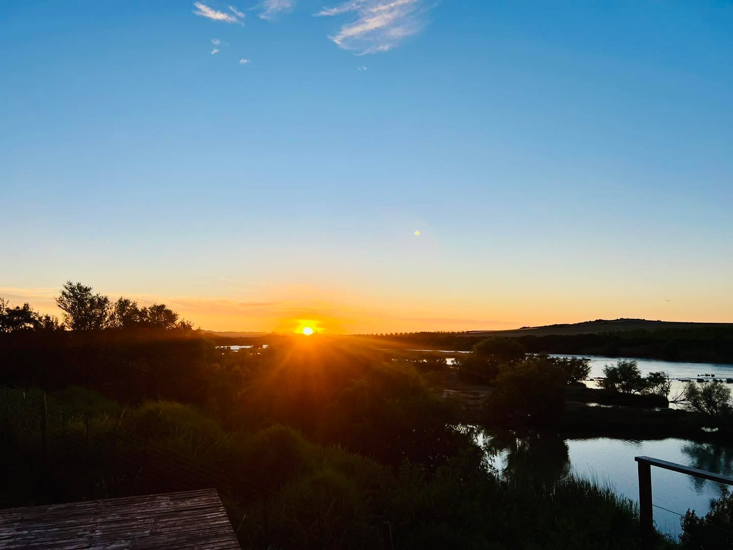 2025 The Grand Tour - Day 14
After arriving in South Africa the day before we needed to cover some serious miles to get to our Safari lodge on Day 15 riding south from Mahikeng our destination for the evening was the magnificent Tzamenkomst River lodge nestled on the banks of the Orange river 😍
www.africanmotoadventures.com/the-grand-tour
•
•
•
#bmw #honda #motorcycletour #Africa #motorcycleadventures #CapeTownToVicFalls #adventure #South #Africa #southafrica #orange #river #orangeriver #coelsberg