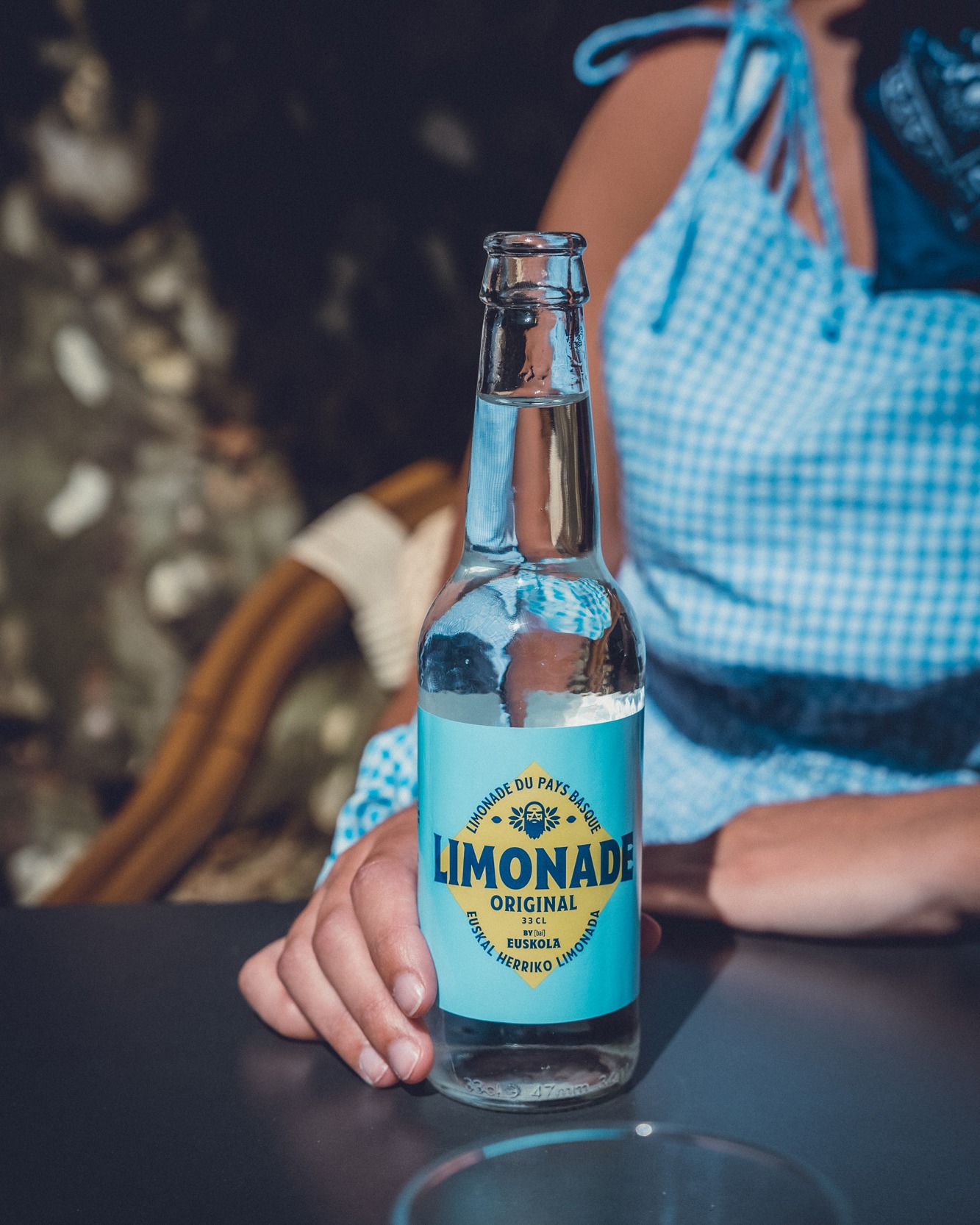 Limonade - made by Euskola🍋
Et oui… Euskola ne propose pas que du Cola ! 😏
Si ce n'est pas déjà fait, va tester notre limonade disponible en grandes surfaces et restaurants du coin, tu verras, il est aussi bon que notre Euskola ! 😍
~
Limonada - made by Euskola🍋
Eta bai… Euskolak ez du bakarrik Cola proposatzen ! 😏
Ez bada deia egina, zoaz gure limonada jastatzera, hipermerkatuetan eta inguruko jatetxeetan eskuragarri. Ikusiko duzu, gure Euskola bezain ona da ! 😍