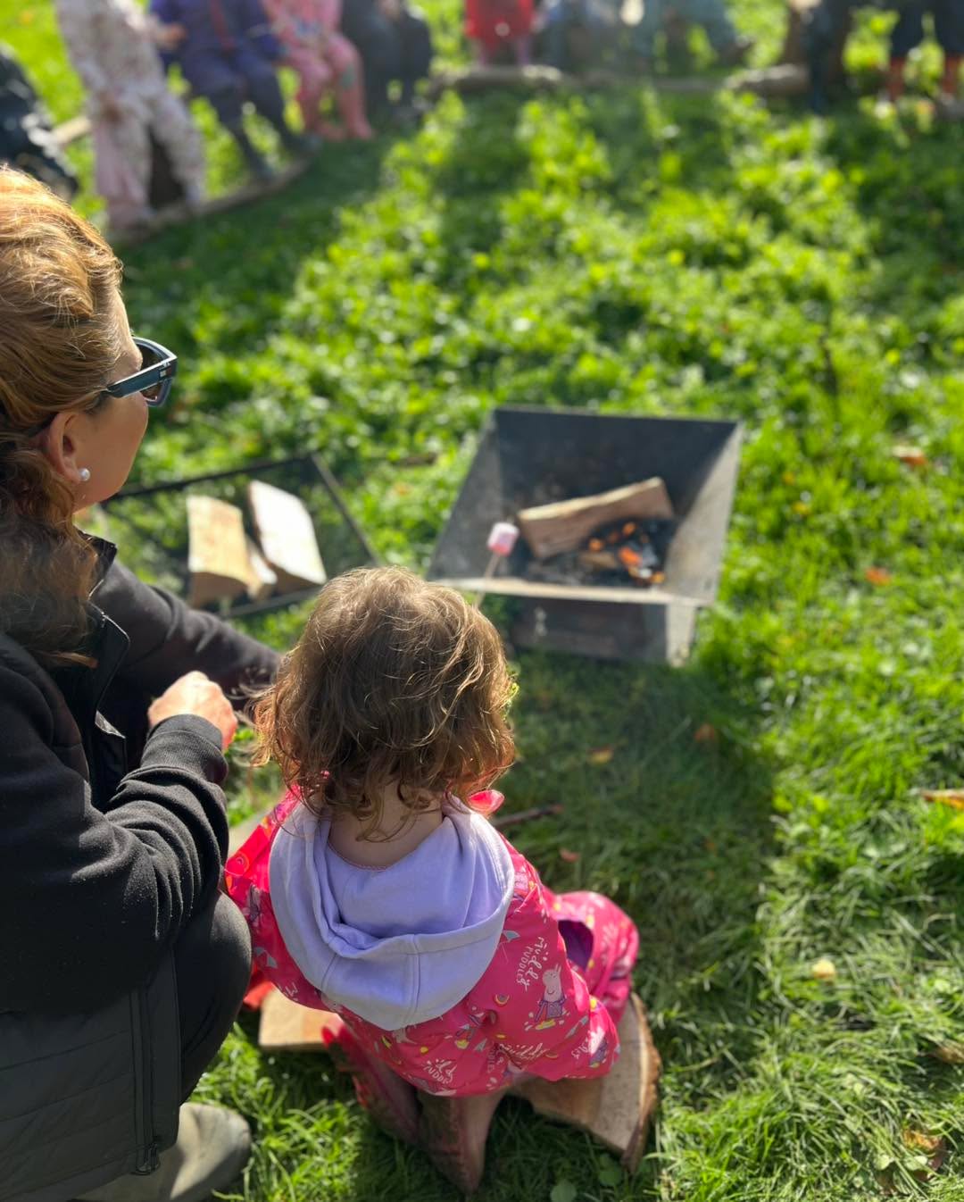 🔥 Bonfire Night 🔥
This week we have been learning all about fire safety. Today we have enjoyed making smores over a fire.
#guyfawkesnight #remember5thofnovember #bonfirenights #firesafety #campfires #smores #fireworks