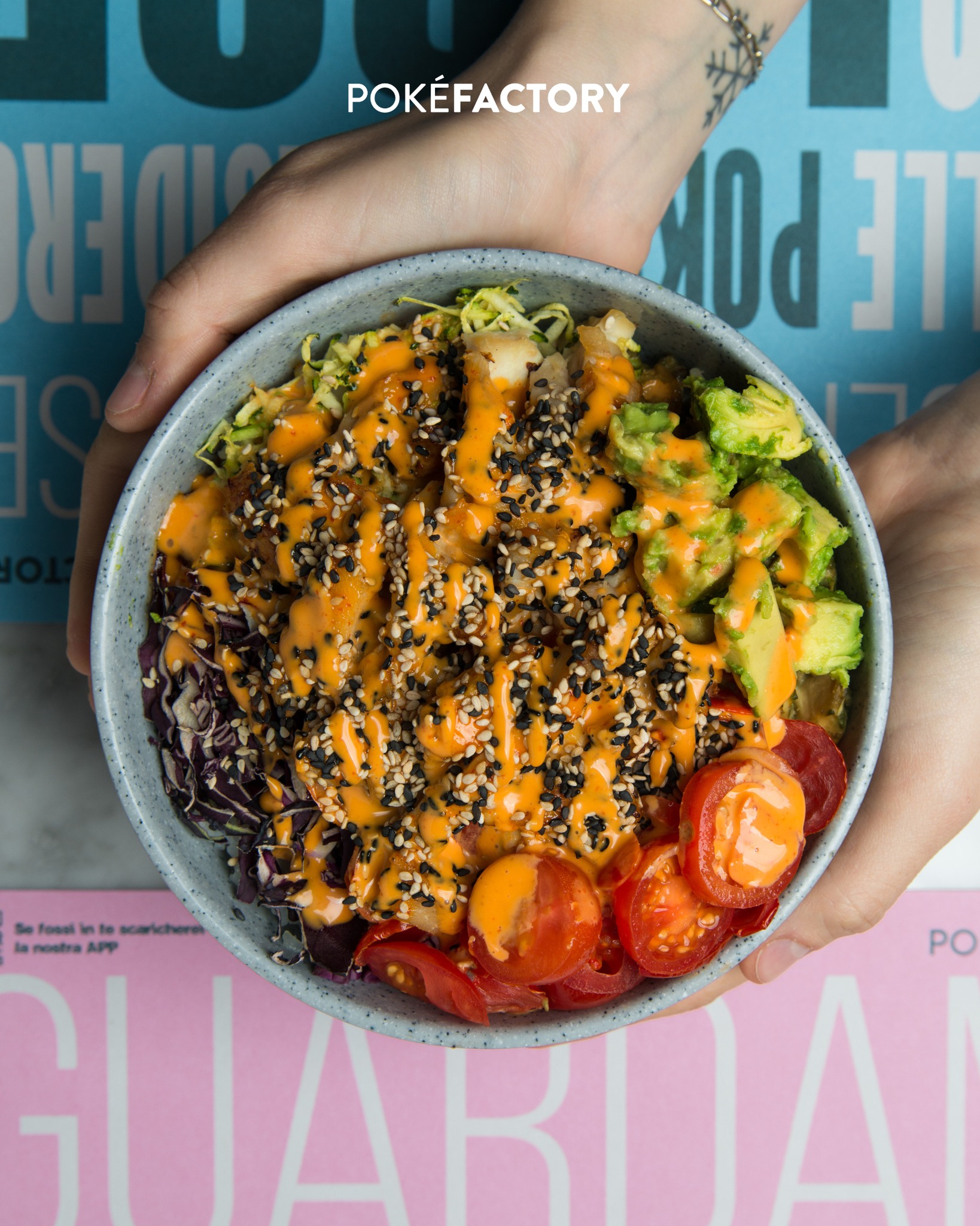 Non ha bisogno di presentazioni, la nostra #bestofthebreast 💥
👉🏻 pollo, avocado, zucchine alla julienne, cavolo viola, pomodorini, spicy mayo e sesamo.
Vieni a trovarci in store oppure ordina dalla nostra #APP 📲
#pokefactory #ordinaora #large