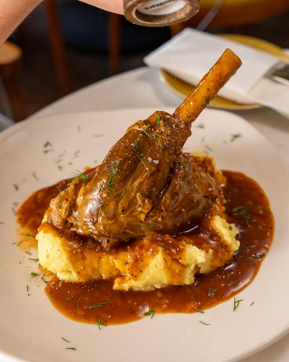Our classic Lamb Kleftico, made festive — minted lamb shoulder with glazed root vegetables, red wine jus, and a touch of sweet pomegranate for contrast.
#christmas #christmasdinner #medeteranianfood #lamb #festiveseason