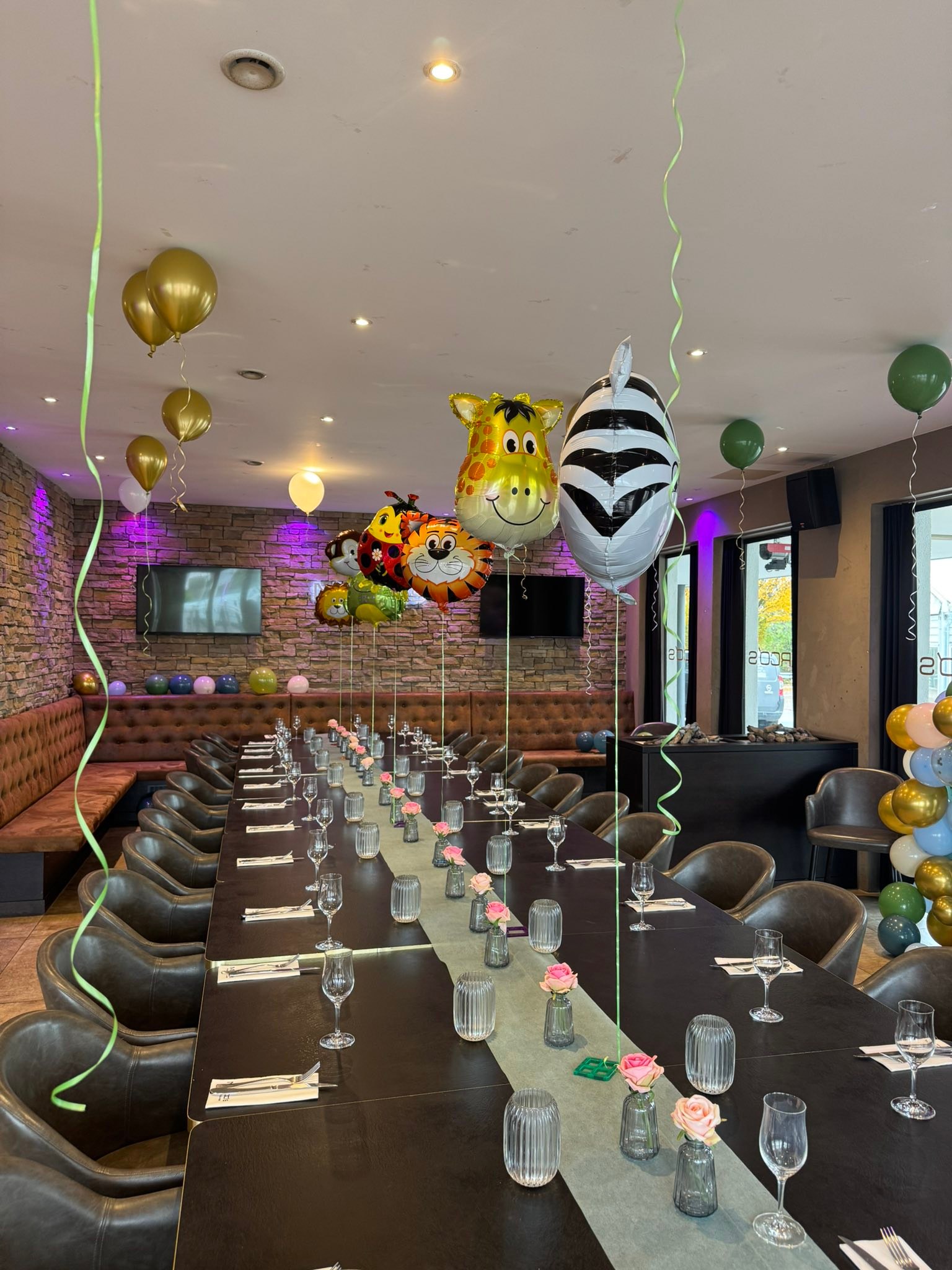 ✨ Feiert bei uns im Marcos Rosenheim! ✨
Ob Taufe, Hochzeit oder Geburtstag – wir machen euer Fest zu etwas ganz Besonderem! 💍🎂🎉
👉 Reserviert jetzt und lasst uns gemeinsam feiern!
📞 08036/9709955