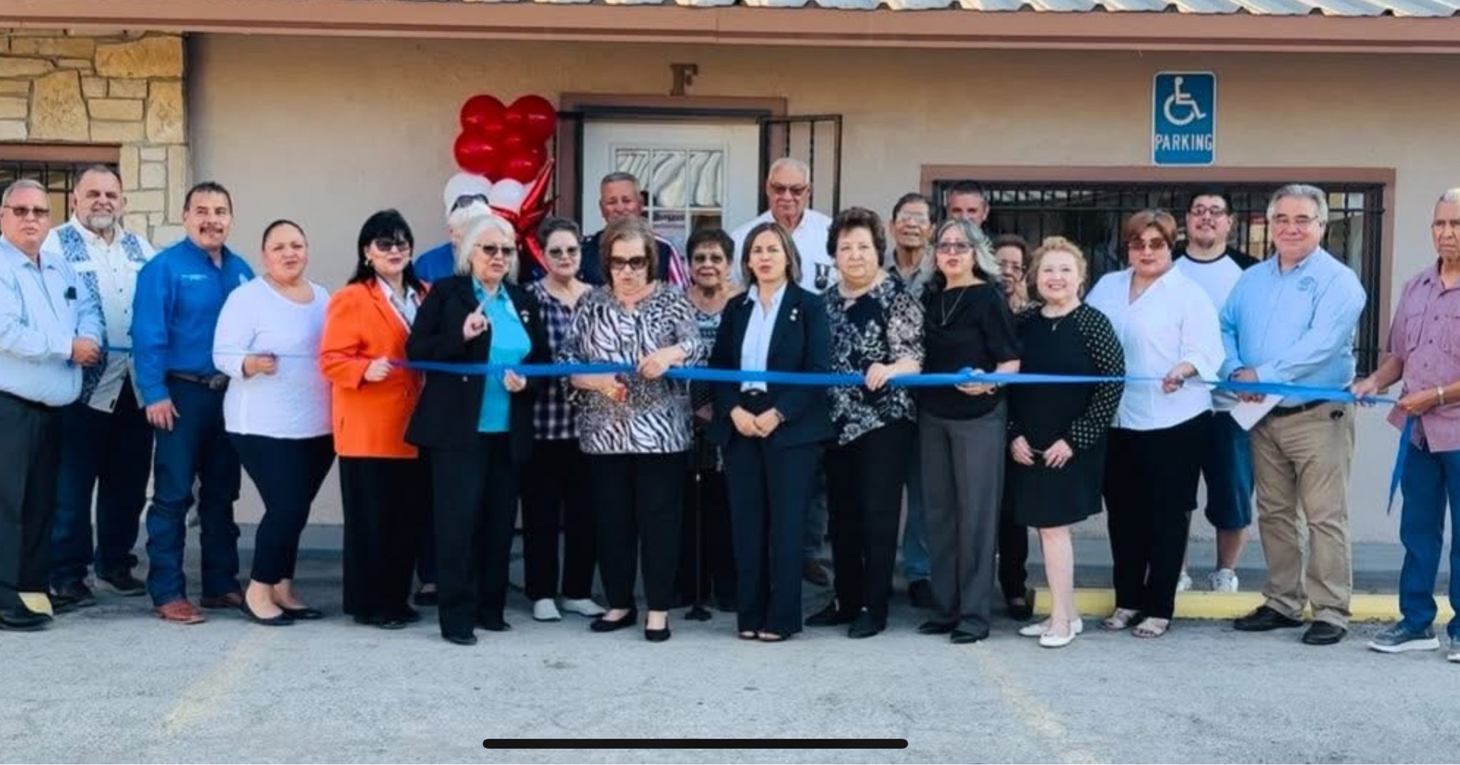 Congratulations to the Del Rio Democratic Party on the opening of their new headquarters!
We were happy to join the ribbon-cutting celebration and looks forward to the continued impact this space will have in fostering community engagement and civic involvement.
#DelRio #DemocratParty #TexasLeadership #TexasProud #TXLege74 #MoralesForTexas #AVoiceForAll #Texas #HD74 #TXLege
