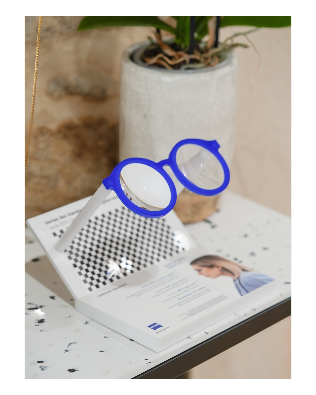 👓 Voir clair, c’est bien. Voir avec précision, c’est mieux !
Chez Optique Philippot, nous avons choisi de vous proposer des verres de haute qualité : les ZEISS Clear View.
✨ Une technologie qui allie finesse, netteté et protection UV intégrée.
Pour un confort visuel optimal, au quotidien.
📍 Disponible en boutique – on prend le temps de bien vous conseiller !
-
Opticien l Opticien Montpellier l Optique l Lunette de vue l Lunette Montpellier