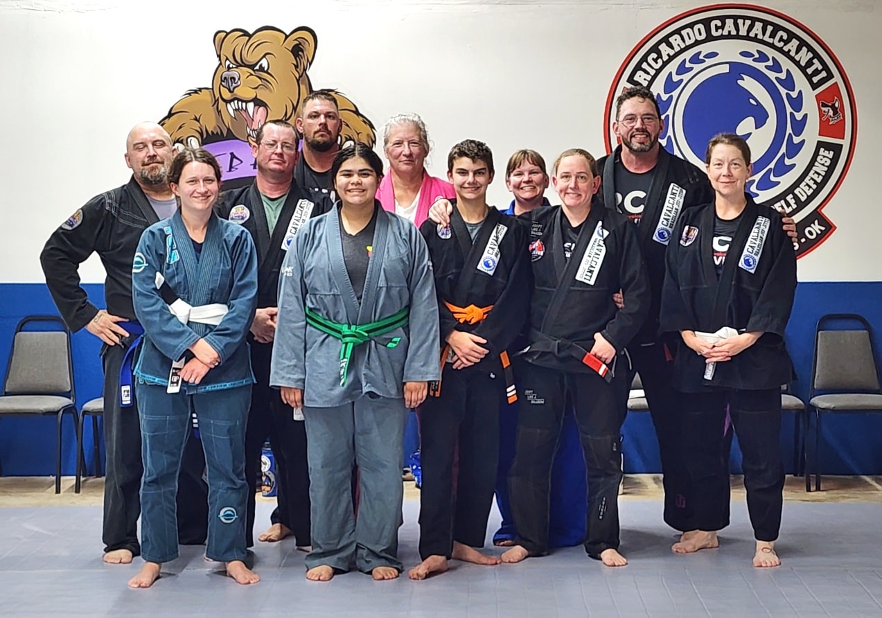 Excellent Thursday evening classes yesterday at our Ada and Duncan locations!
Join us tonight in Ada and Duncan for our Friday evening classes! Here's our schedule today:
ADA (Byng) LOCATION
Advanced Teens: 5:45 - 630pm
Adult Combatives - 6:30pm - 7:30pm
DUNCAN LOCATION
Kids BJJ - 6:00pm - 6:45pm
Adults BJJ - 7:00pm - 8:00pm
#JoinTheRebellion #RebellionMAOK #CavalcantiBJJ #RCABJJ #SOC #ada #duncan #oklahoma #jiujitsu #grappling #groundfighter #jiujitsufamily #keeplearning #levelup #keepgrowingkeepgoing #jiujitsulifestyle #SonsOfCavalcanti #bjj #brazilianjiujitsu #martialarts #training #selfdefense #striking #blackbeltisjustthebeginning #NOTHINGMOREIMPORTANTTHANJIUJITSU
Ricardo Cavalcanti Academy - Brazilian Jiu Jitsu Cavalcanti Jiu Jitsu International Association Ricardo Cavalcanti