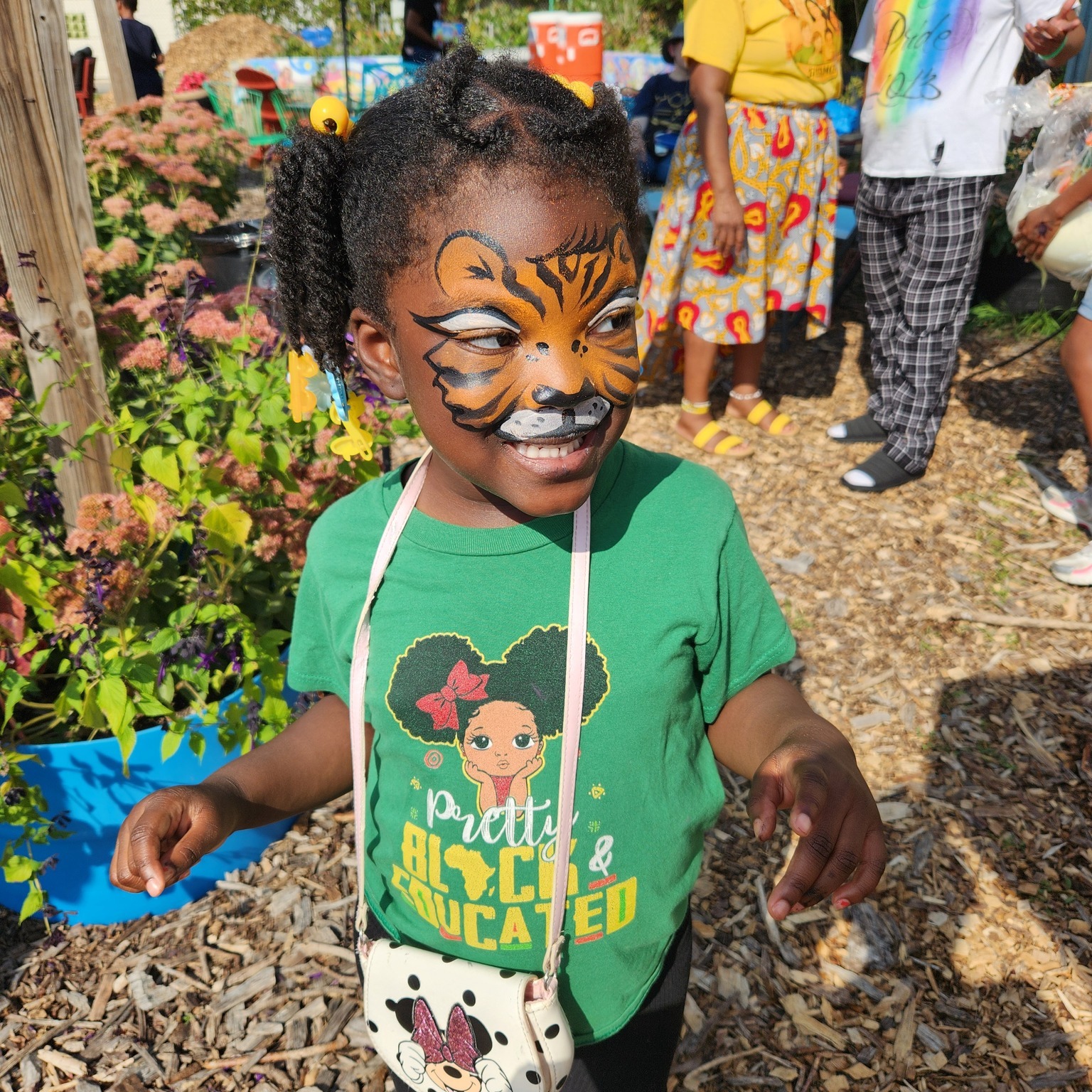 🍂 New on our website Blog! Maxwell Street Garden Harvest Fest was a huge success — sunshine, great food, fun games, and amazing community spirit! 🎨🌻 Check out highlights from the day, including raffle winners, fall décor, and plenty of smiling faces. Read the full recap here 👉 https://www.maxwellstreetgarden.org/post/a-perfect-day-for-harvest-fest-at-maxwell-street-garden
Web: maxwellstreetgarden.org
#CommunityGarden #HarvestFest #MaxwellStreetGarden