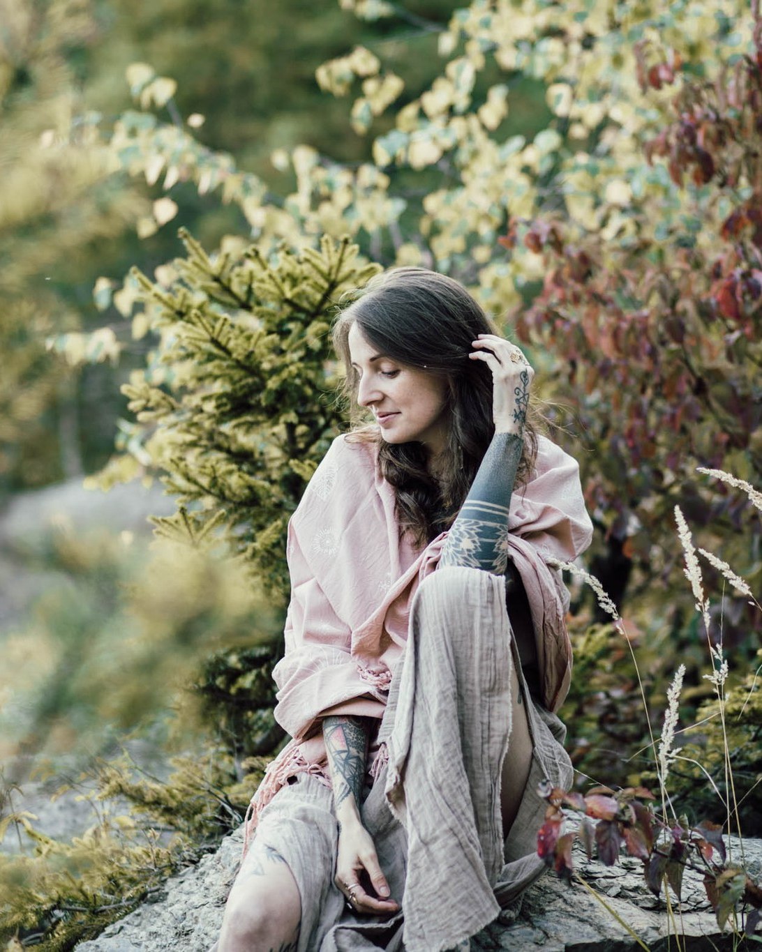 Položili jste si někdy otázku, kým by jste byli, kdyby jste neměli tetování?
Co by se změnilo?
Jak by jste se asi cítili?
Dokážete si to vůbec představit bez něj?
A vy, kdo žádné nemáte, dokážete si to představit zase naopak?
Poděl se o svůj pocit v komentáři.
#vedometovani