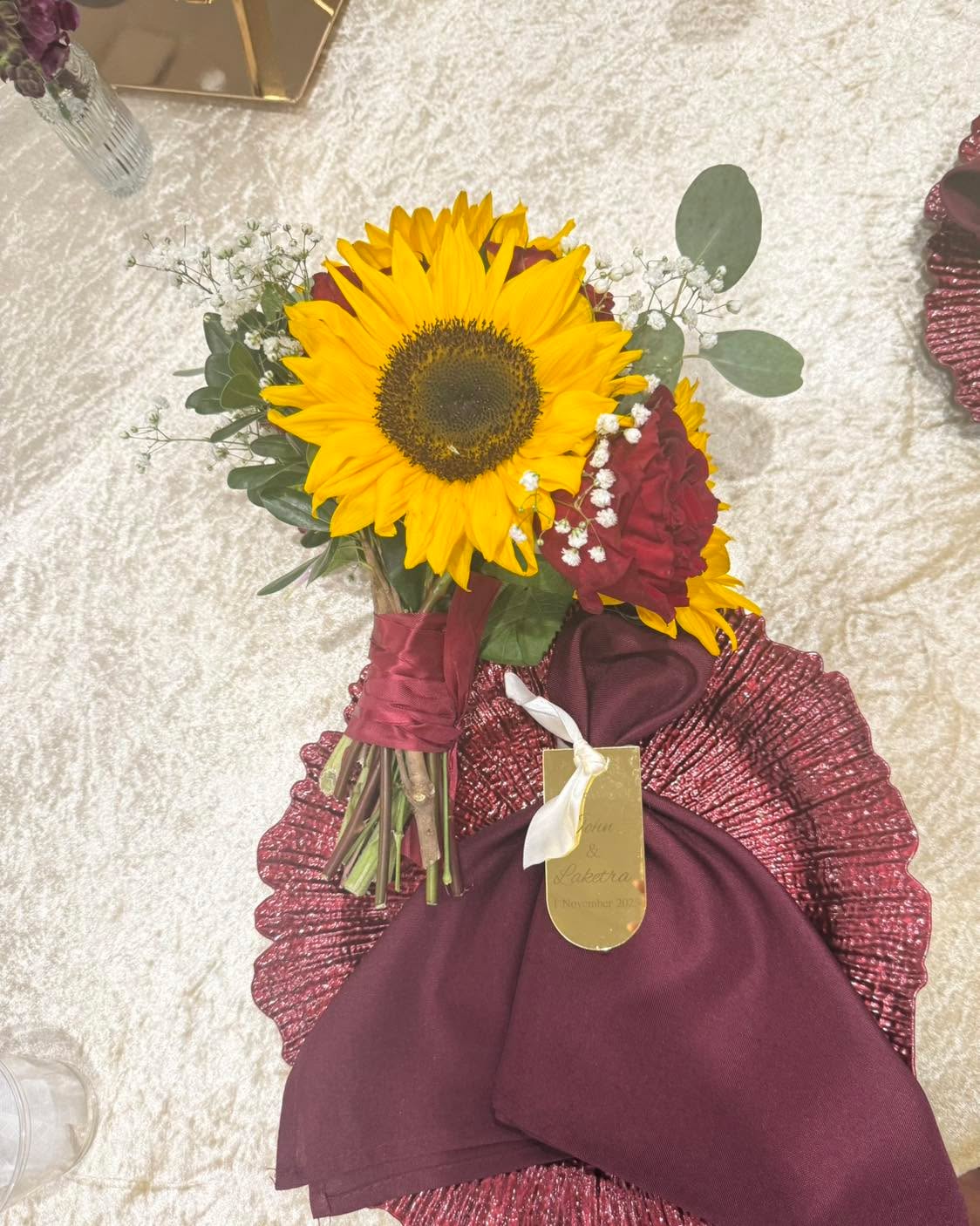 Every detail tells a story—from the flowers you choose to the way your day feels. 🌻
We believe your wedding should be filled with beauty, intention, and joy in every moment.
Let’s create something timeless together. 💍
💐 Hunter's Creative Florist
Acrylic 🏷️ ibcunningham
#ForeverClassicEvents #WeddingDecor #SCWeddings #CharlotteWeddings #WeddingDesign