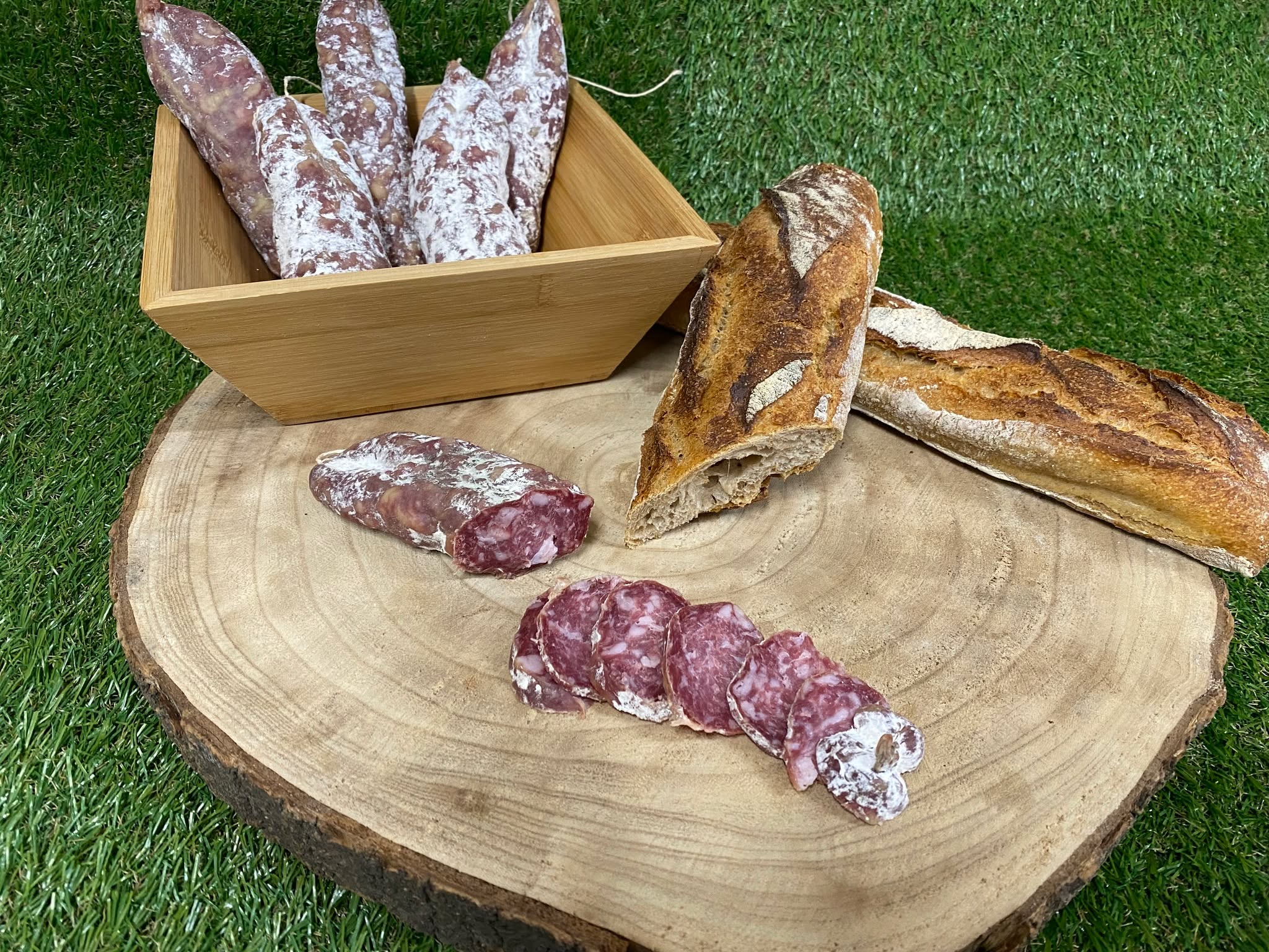 Mardi 11 novembre – on reste ouverts !
Votre Boulangerie Mamie sera là de 7h à 12h30 🥖🍰
Même les jours fériés, on ne lâche pas la gourmandise 😋
Pain frais, pâtisseries maison et bonne humeur vous attendent pour bien commencer la journée !
📍 Saint-Clair-de-la-Tour
#BoulangerieMamie #SaintClairDeLaTour #JourFérié #PainFrais #Pâtisserie #Gourmandise #FaitMaison