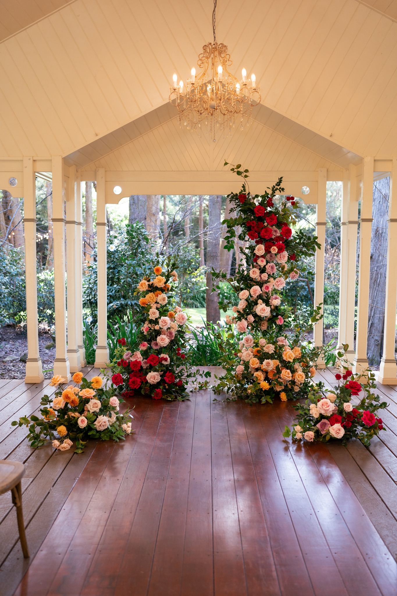 A ceremony designed to radiate warmth and joy.
From soft blush to vibrant pinks and golden apricots, every bloom was chosen with purpose layered for depth, tone and texture to create a captivating display of colour.
Expertly crafted to feel both bold and romantic, refined yet full of life this is what happens when design, experience and intention come together
@gabbinbar
Captured @figtreepictures
#gabbinbar #gabbinbarhomestead #floraldesign #realwedding #toowoombawedding #qldwedding #queenslandwedding #toowoombaweddings #florist #wedding #weddinginspo #freshflowers