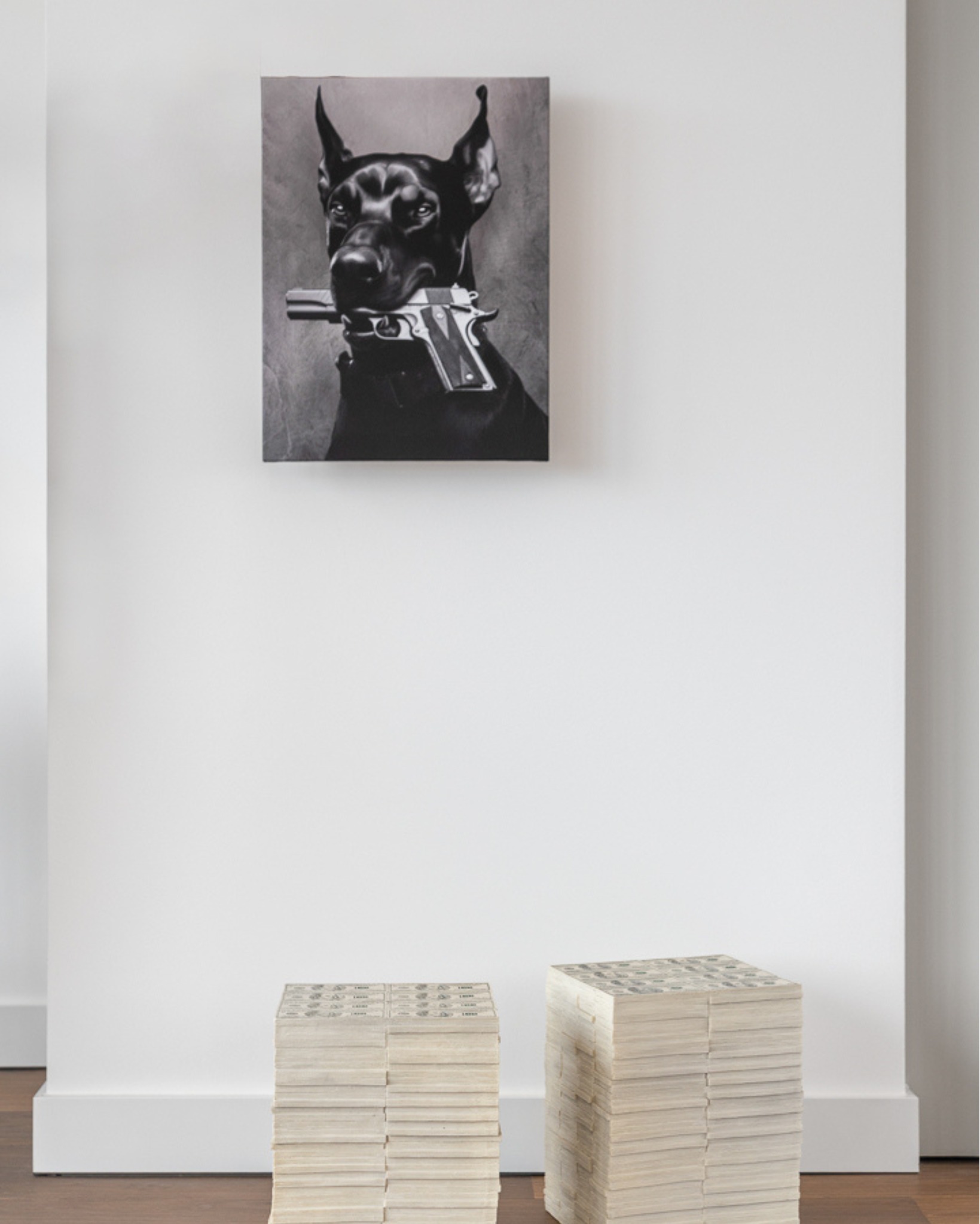 „Alle Homestagings sehen gleich aus.“ Diesen Satz höre ich tatsächlich immer wieder, und ja, manchmal stimmt das.
Ein gutes Homestaging lebt von Feingefühl, Zielgruppenverständnis und Mut zur Individualität. Ein breiter Geschmack funktioniert für viele Objekte, doch bei besonderen Immobilien darf (und sollte) das Staging auch besonders sein, abgestimmt auf die jeweilige Zielgruppe.
Das, was hängen bleibt.
Das, was verkauft.
Das, was sich nach Zuhause anfühlt.
Eure Anna
#luxuryliving #homestaging #luxusimmobilien #immobilien #realestate #immobilienverkauf #immobilienvermarktung #interiordesign