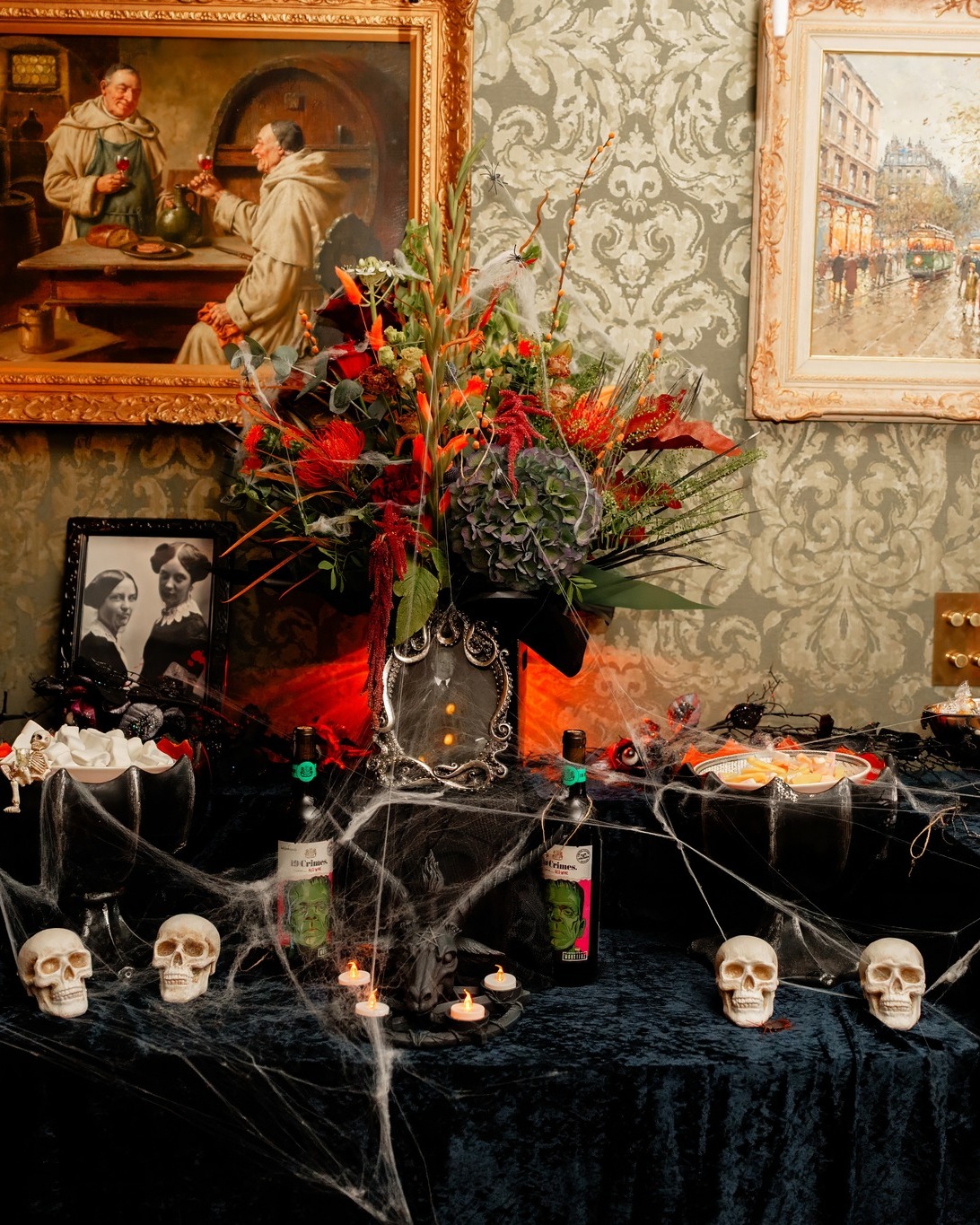 🎃 We LOVE Halloween! 👻
We are thrilled to have a fantastic client return for their second year of a spooky Halloween party a couple of weeks ago.
The only thing that could make it better? More bookings, so we can keep the creepy vibes going!
Our Halloween services include:
Event decoration
Full planning and coordination
Entertainment booking with our trusted suppliers
Bespoke Halloween bar service with creepy cocktails guaranteed to steal the show
Let’s just say — we’re nerds for Halloween and we love a theme no matter the time of year. So, if you’re planning a themed party and want a company to bring your vision to life, Blind Tiger Events is the team for you! 🕸️🍹
#BlindTigerEvents #HalloweenParty #EventPlanning #SpookySeason #CreepyCocktails #ThemedEvents #EventDecor #PartyVibes