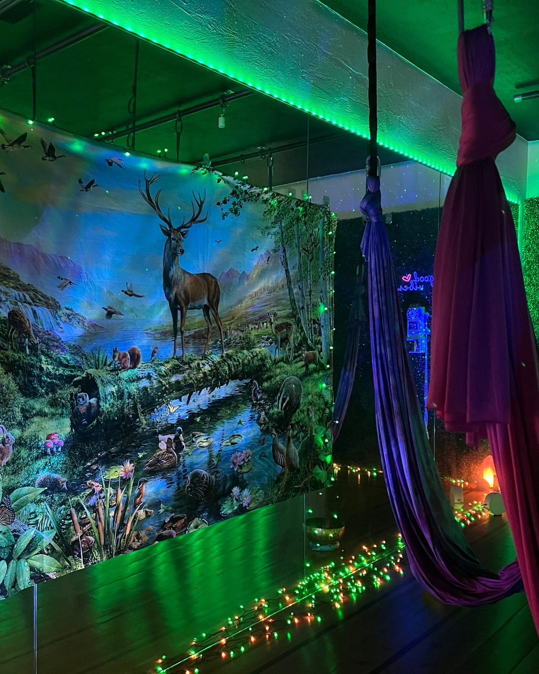 The power of sound goes beyond relaxation—it helps release stored tension and emotions.
As the vibrations wash over you, your body remembers how to let go and begin again.
🌿 Experience your own renewal.
🔗 Book now: www.mysticaloasis.com
#MysticalOasis #SoundTherapy #HealingThroughVibration #soundbath #soundmeditation #therapeutic #soundvibration #peaceofmind #meditaiton #Sarasota #stressrelief #sarasotaevents #downtownsarasota #sarasotasmallbusiness #bradentonmoms #lakewoodranchflorida #downtownsrq #stpetesbeach #nokomisbeach #siestakey #timetopray #gratefultogod #selfcare #innerpeace #gratitiude #srq #soundismedicine #holistichealth #relaxation