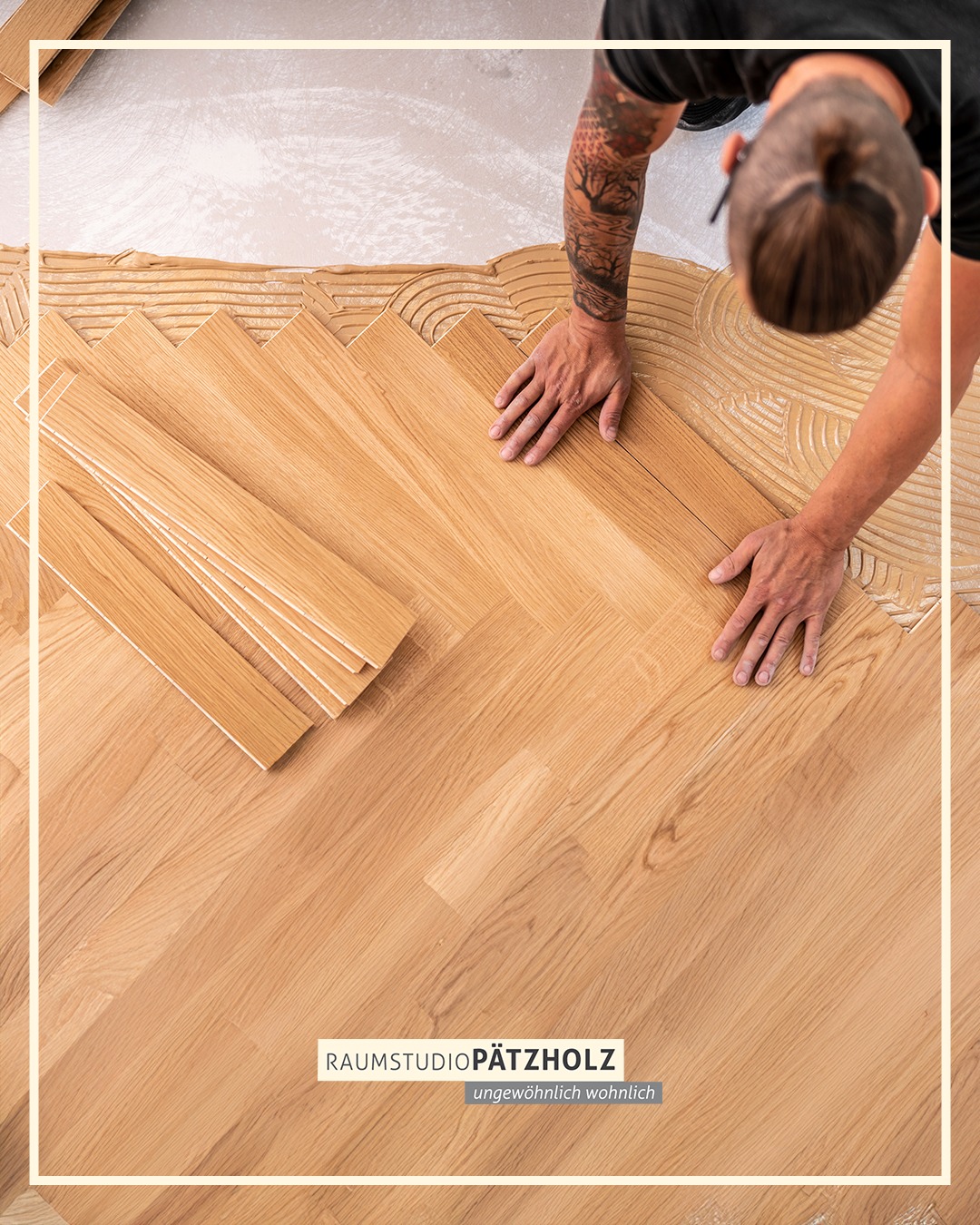 Ein Holzboden verbreitet nicht nur Wärme, sondern er gibt Dir das gute Gefühl, Zuhause zu sein! 🏡
Ungewöhnlich wohnlich:
www.raumstudio.com
____
#raumstudio #raumplanung #raumplaner #raumstudiopätzholz #pätzholz #rielasingen #bodensee #wohnausstellung #wohnen #wohnideen #einrichtungsidee #dekoration #gardinen #bodenbeläge #parkettboden #parkett #weitzerparkett #holzboden #interiordesign #teppichboden #sonnenschutz #rollos #jalousien #showroom #naturboden #plissees #wohntraum @raumstudio_paetzholz 🏠✨