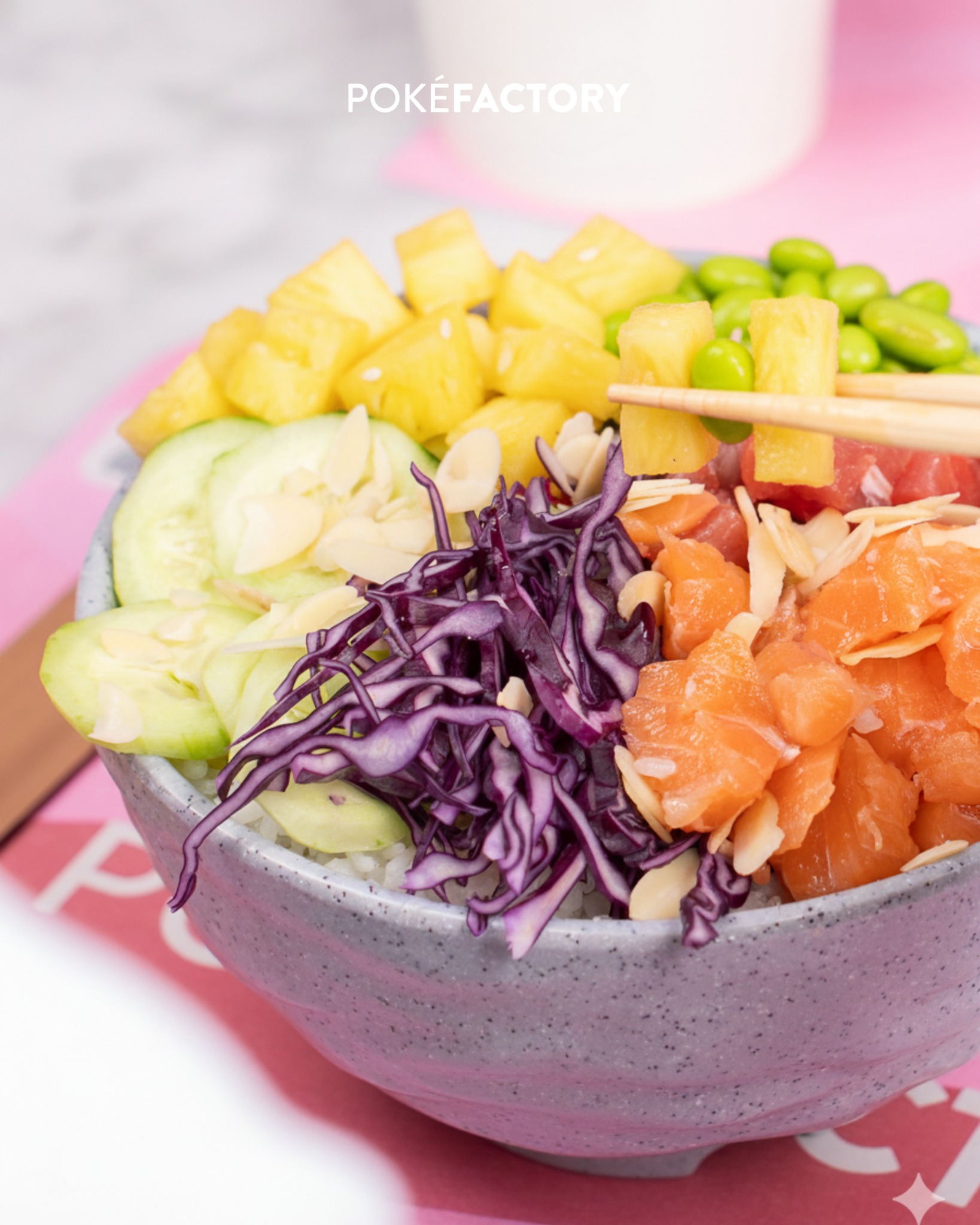 Crea il tuo poké 🙌🏻
Perché hai già abbastanza rimpianti nella vita 🫠
Tipo quel messaggio inviato alle 2 di notte
Tipo il tatuaggio con la scritta “carpe diem"
Qui almeno puoi scegliere e mangiare.
E nessuno ti giudica. (Forse)
Vieni a trovarci in store oppure ordina dalla nostra #APP 📲
#pokefactory #ordinaora #large