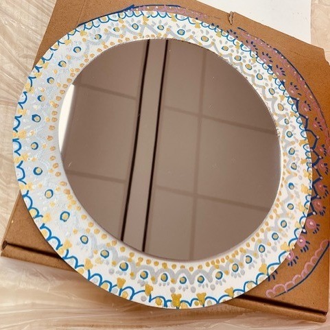 This week during our SMART Art lessons students have created Mindful Mirror work exploring repetitive patterns to decorate their mirrors and also worked on making some small decorations. We think they look amazing!
#lovelearnlead #putstambrose1st #mindfulmirrorart #SmartArt