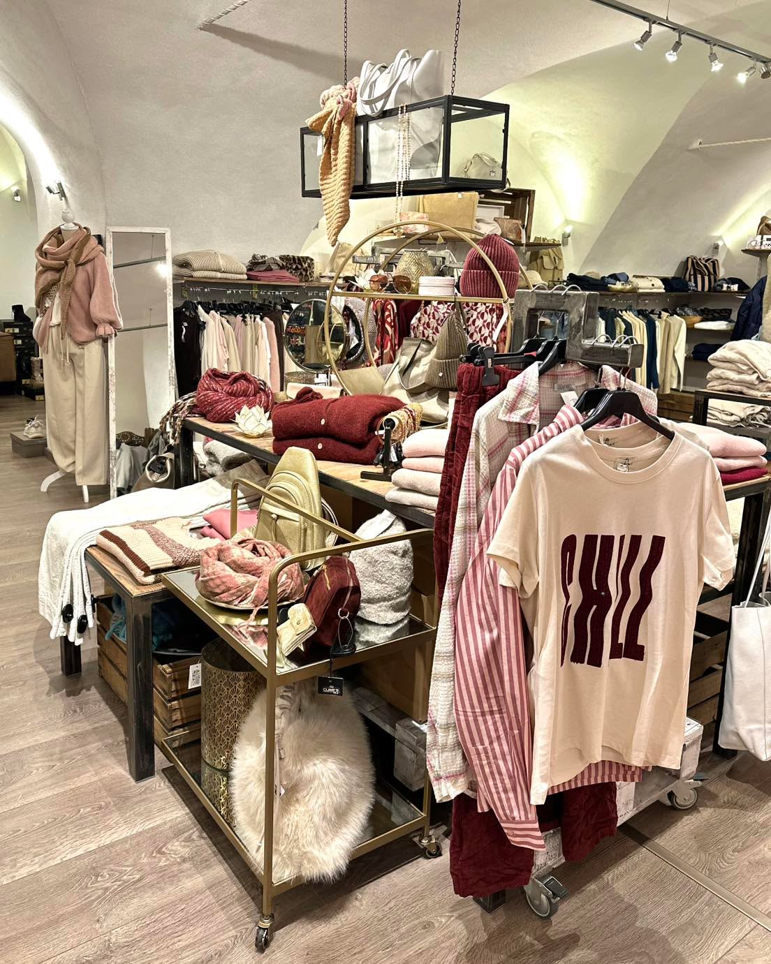 RosĆ© all day ! š«¶š¼
LƤngere Ćffnungszeiten bis Weihnachten!
Montag-Freitag 9 - 18 Uhr
Samstag 9 - 18 Uhr
Sonntag 14 - 18 Uhr
@cubes_baden
ā
Hier findet ihr uns:
CUBEāS M2 Rathausgasse 8, 2500 Baden
CUBEāS M³ Rathausgasse 12, 2500 Baden