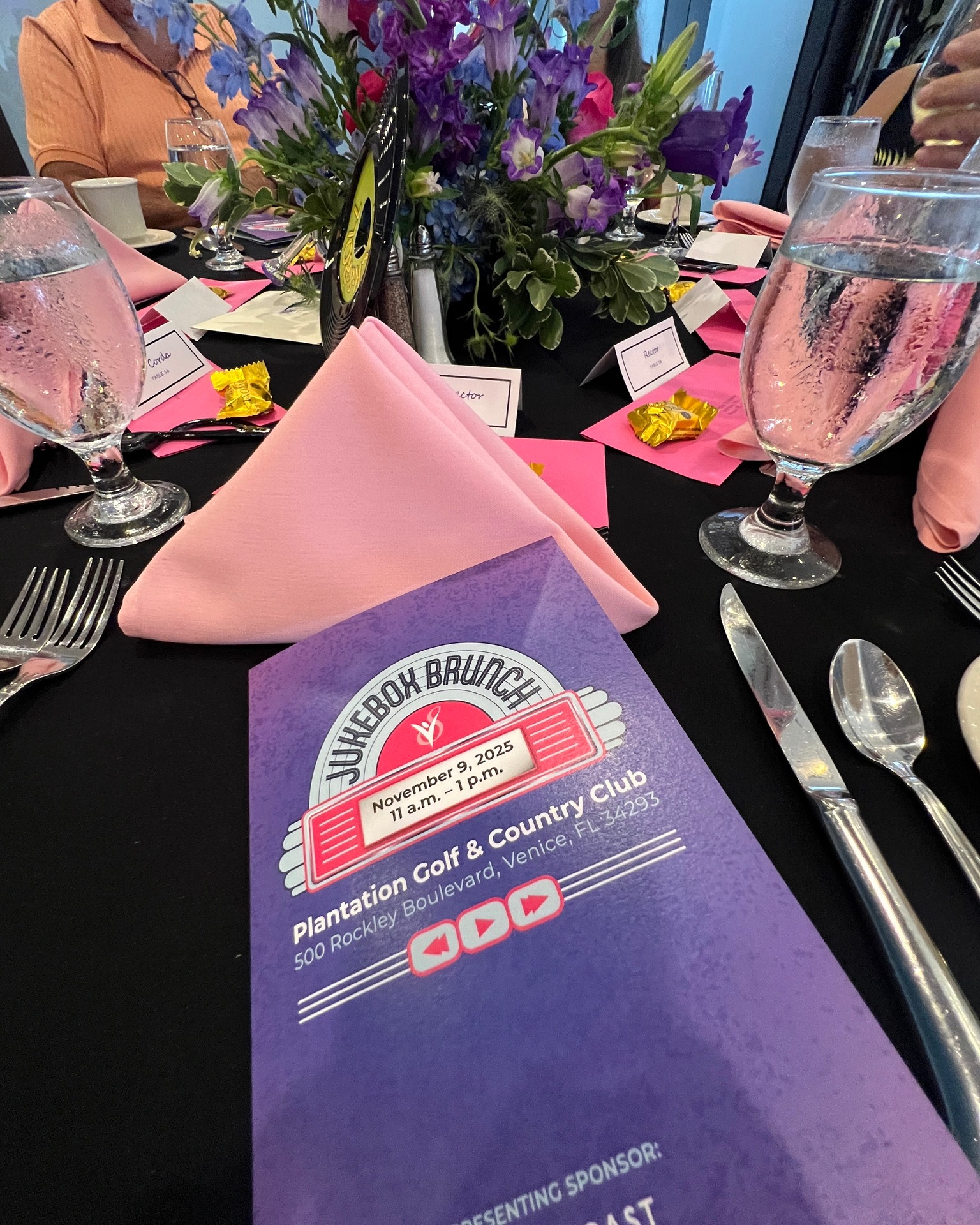 The Venice Symphony Jukebox Brunch Fundraiser on Sunday, November 9th, was a beautiful success! I'm so proud to have been part of this inspiring community event, supporting the arts while designing creative materials that helped bring the day to life.
From invitations to cohesive event branding, the goal was to reflect the Big Band swing era and the spirited energy of The Venice Symphony.
Bravo to everyone involved in making this event unforgettable
#FluidGraphicDesign #veniceflorida #Community #Fundraiser #thevenicesymphony #bigband #symphony #jukebox