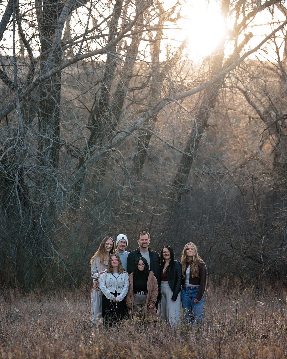 There’s something special about morning sessions…
Soft light, calm air, and moments like these that feel straight out of a memory. 🤎✨
#southernalbertaphotographer #familyphotography #fallfamilyphotos #megankelseyphotography
#megankelseyphotographydance