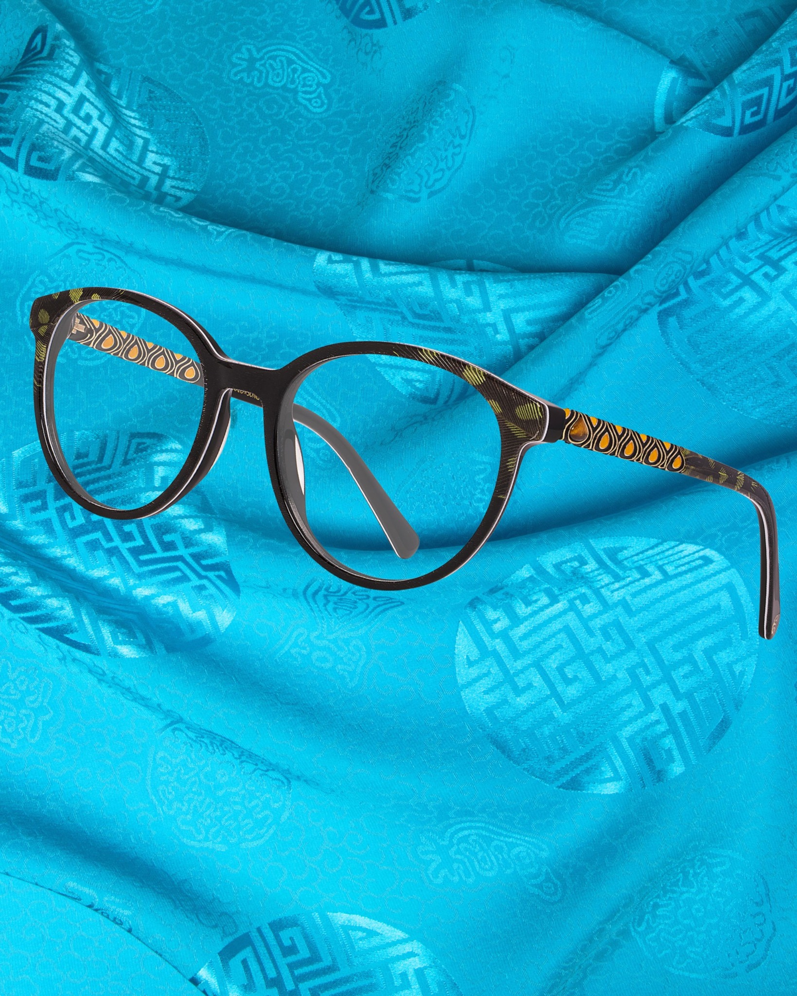 CoCo Song 💎
Crafted from nature’s finest these unique frames brighten any day and inspire every glance. 👓⭐
#FlintOptometry #Glasses #Eyecare #Eyewear #Cocosong #Optometry #Eyes #Glasses