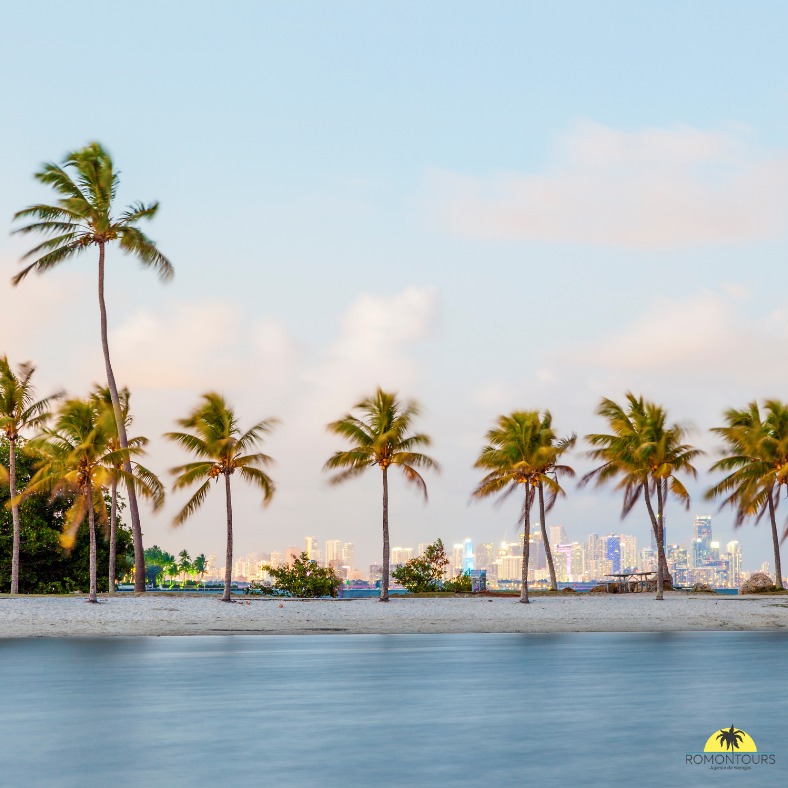 𝐂𝐚𝐩 𝐬𝐮𝐫 𝐥𝐚 𝐅𝐥𝐨𝐫𝐢𝐝𝐞 : 𝐥𝐞 𝐬𝐨𝐥𝐞𝐢𝐥, 𝐥𝐚 𝐦𝐞𝐫 𝐞𝐭 𝐥𝐚 𝐥𝐢𝐛𝐞𝐫𝐭𝐞́ !
Prends la route du rêve américain et découvre la Floride, un État plein de contrastes où chaque étape a son charme. Flâne dans les rues colorées de Miami, entre art déco et ambiance latino, avant de partir explorer les Keys par la mythique Overseas Highway. Plonge au cœur de la nature dans les Everglades, pars à la rencontre des alligators, puis enchaîne avec un peu de magie à Orlando et ses parcs à thème légendaires.
Entre plages infinies, nature sauvage et villes vibrantes, la Floride est une destination qui se vit intensément — parfaite pour un voyage combinant détente, aventure et découverte.
#Floride #VoyageUSA #Miami #Orlando #FloridaKeys #Everglades #VoyageSurMesure #SoleilEtAventure #romontregion