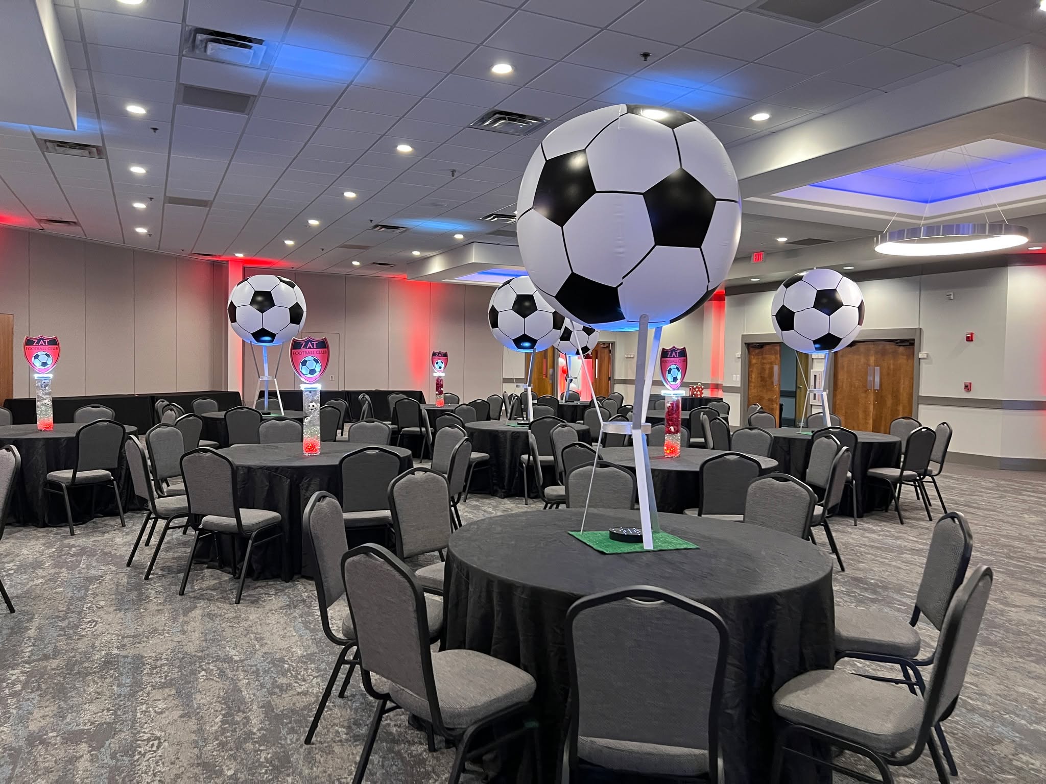 We love working with @sakevents1999 — and this soccer-themed Bar Mitzvah scored all the goals! ⚽✨
A celebration full of energy, color, and joy — just the way we like it.
#BalloonsOverAtlanta #BarMitzvahDecor #SoccerTheme #AtlantaEvents #EventDesign #MitzvahMagic #TeamBOA #CelebrateBig