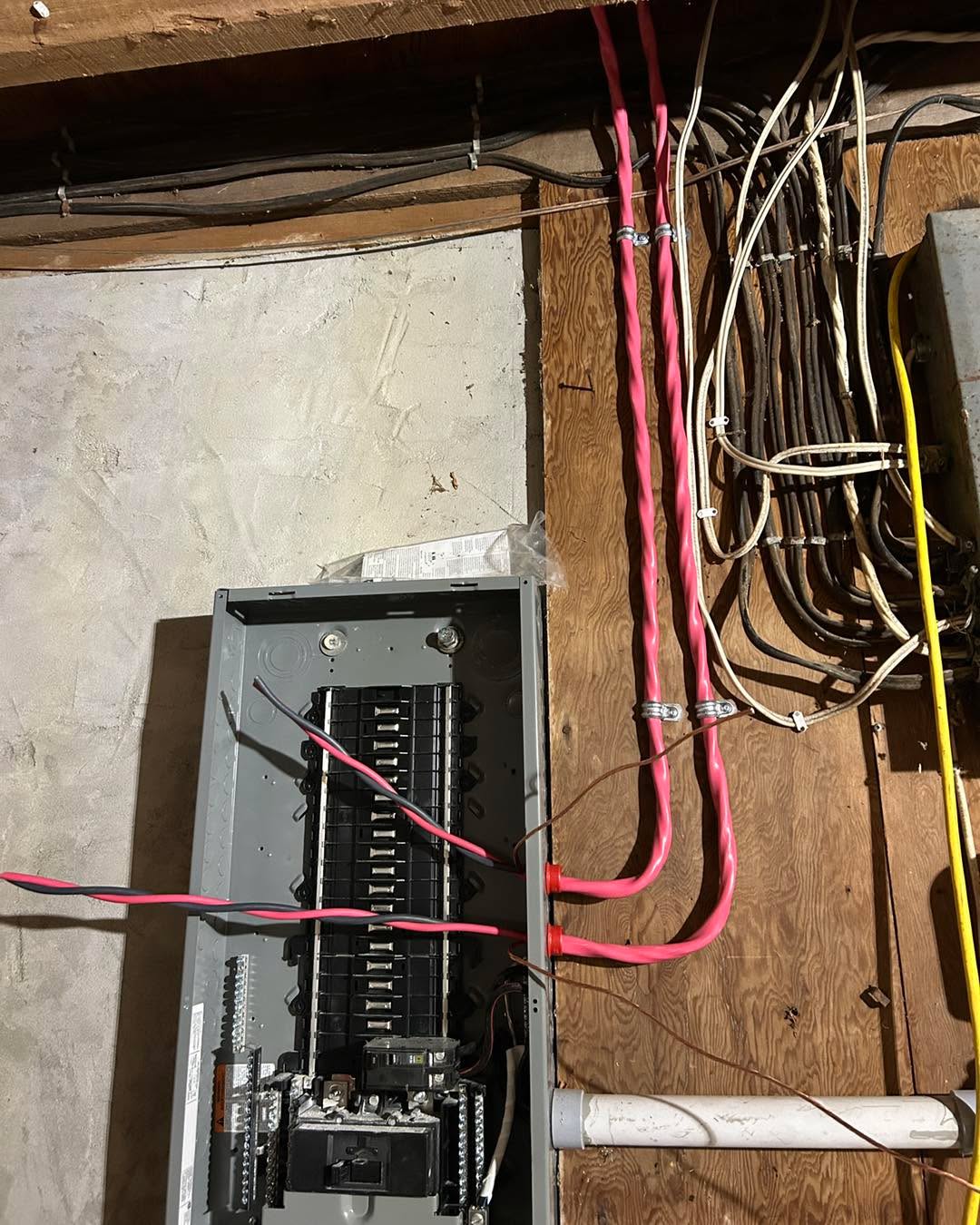 ⚡️Panel Upgrade in Progress!
When it comes to service upgrades, clean installs and organized wiring make all the difference. Here’s a look at a recent panel setup featuring:
🔹 Heavy gauge conductors
🔹 Secure clamps and support
🔹 Ready for safe and efficient distribution
If your electrical panel looks like a maze or hasn’t been upgraded in decades, it might be time for a change. 🔧
📞 Book your panel upgrade with Affinity Electric Ltd. today!
Serving Simcoe County and surrounding areas with pride.
#PanelUpgrade #ElectricianLife #AffinityElectric #SimcoeCountyTrades #ServiceUpgrade #CleanInstall #ElectricalWork #BarrieElectrician #HomeSafety #ElectricalPanel #BeforeAndAfter