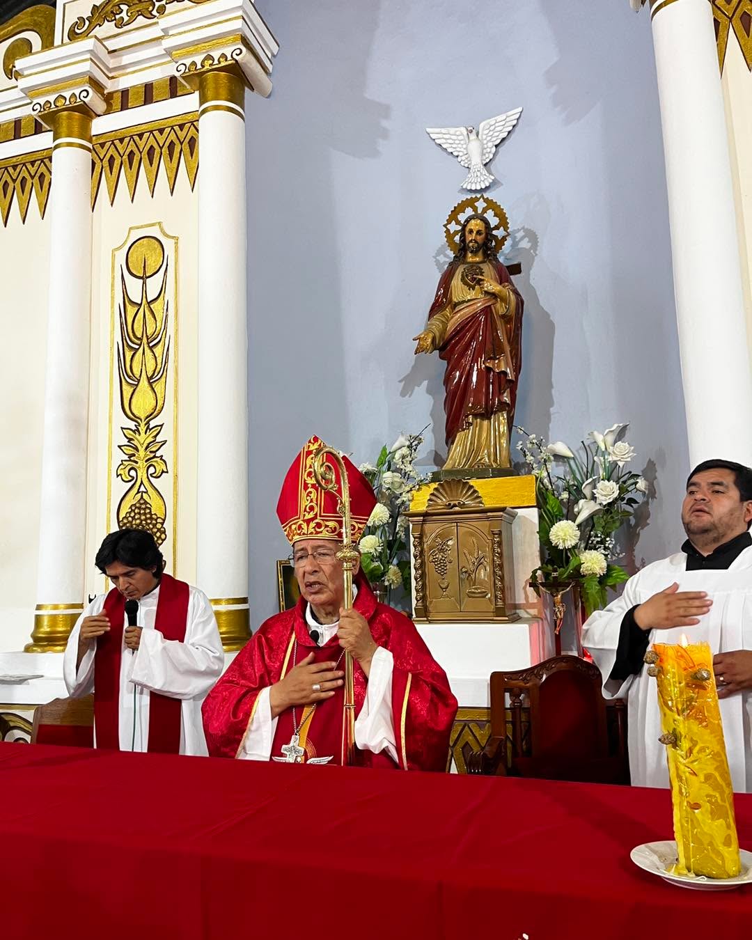 📍Chilete | Saludos al Obispo Isaac Martínez Chuquizana de Cajamarca, quien celebró la misa, Bautizos y Confirmación en nuestro distrito el día Lunes 10/11 #ChiletePe 📍Chilete | Saludos al Obispo Isaac Martínez Chuquizana de Cajamarca, quien celebró la misa, Bautizos y Confirmación en nuestro distrito el día Lunes 10/11 #ChiletePe