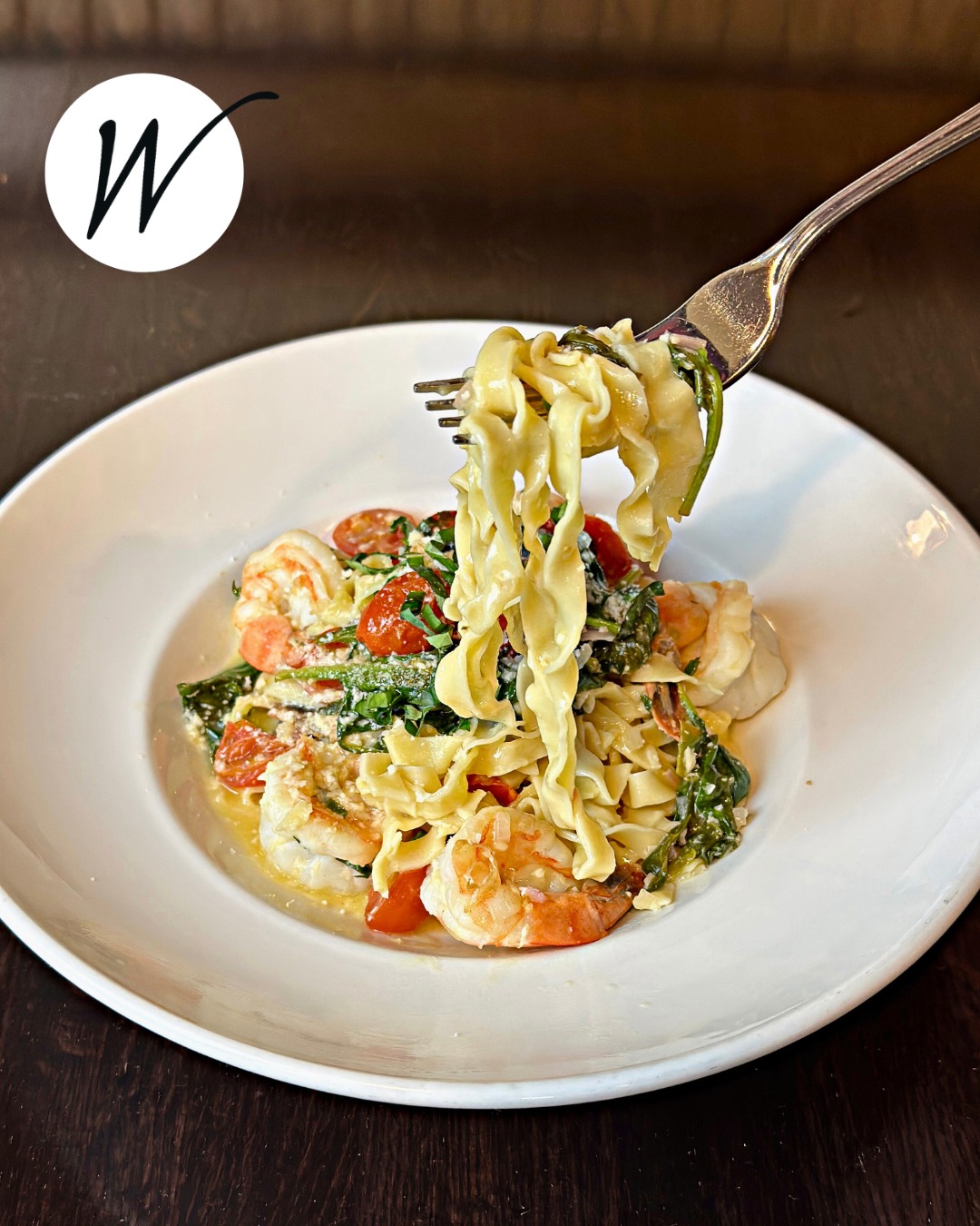 ✨ Treat Yourself to a Weekday Dinner at Warfield’s ✨
Because during the holiday rush… You deserve a little pause.
Between gift shopping, end-of-year deadlines, and festive chaos, a quiet, cozy dinner can feel like exactly what you need. Slip into Warfield’s on a weeknight and let us take care of you.
Whether you’re catching your breath or catching up with someone special, your seat is waiting.
Let weekday dinner become a new holiday tradition. 🍽️✨