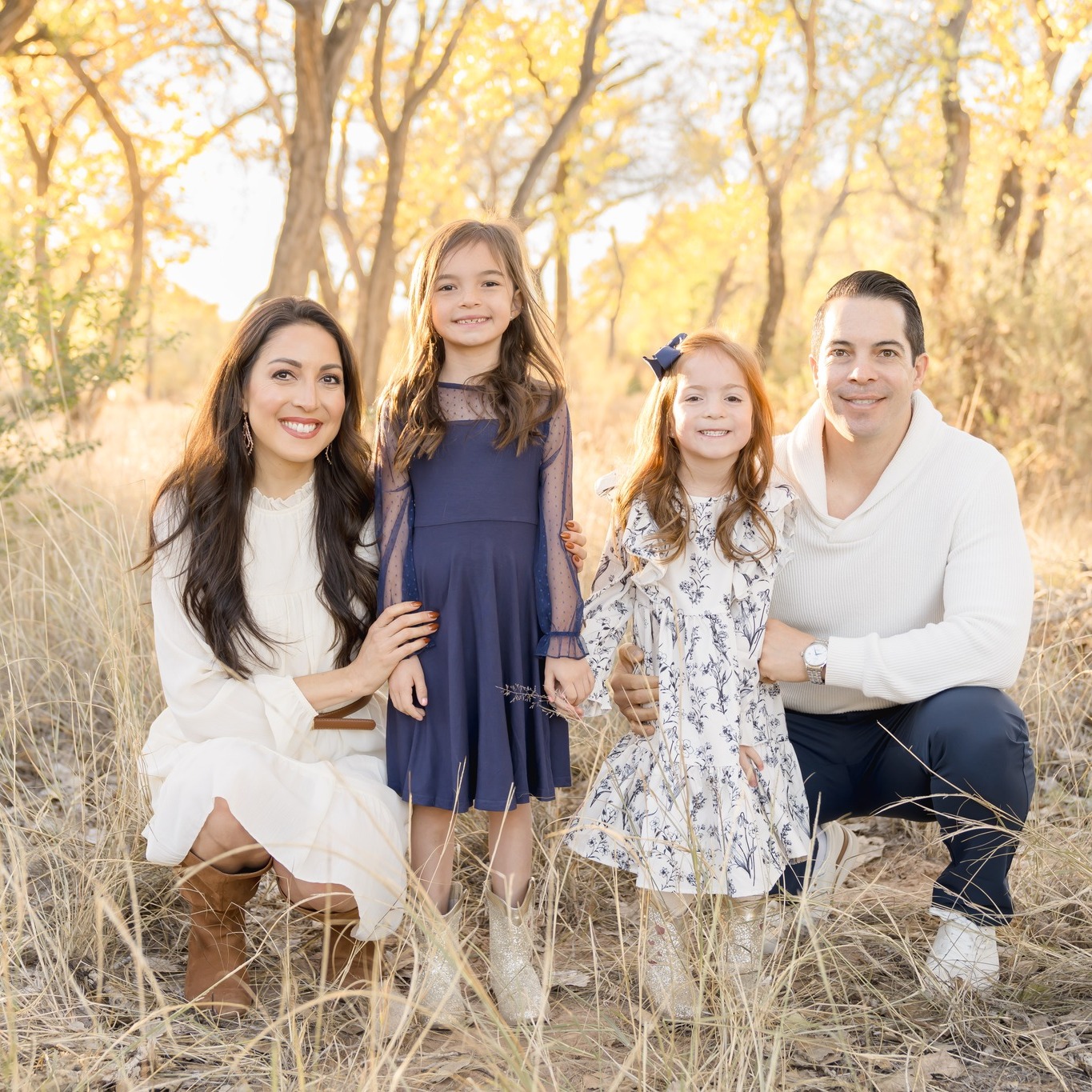 🍂 Fall Style Tip: When coordinating outfits for your fall photos, think layers, texture, and tones! Mix cozy knits, denim, and leather, and stick to a warm color palette — rust, cream, olive, mustard, and deep burgundy. Avoid matching exactly — instead, coordinate by choosing complementary shades for a beautifully cohesive look! ✨📸
.
.
.
.
abq photography, abq photos, abq photographer, rio rancho photographer, rio rancho family photographer, family photos, albuquerque family photographer, albuquerque photographer, albuquerque photographers, nm photographer, photos
#abqphotography
#abqphotos
#abqphotographer
#rioranchophotographer
#rioranchofamilyphotographer
#familyphotos
#albuquerquefamilyphotographer #albuquerquephotographer #albuquerquephotographers
#bellavidaphotgographynm