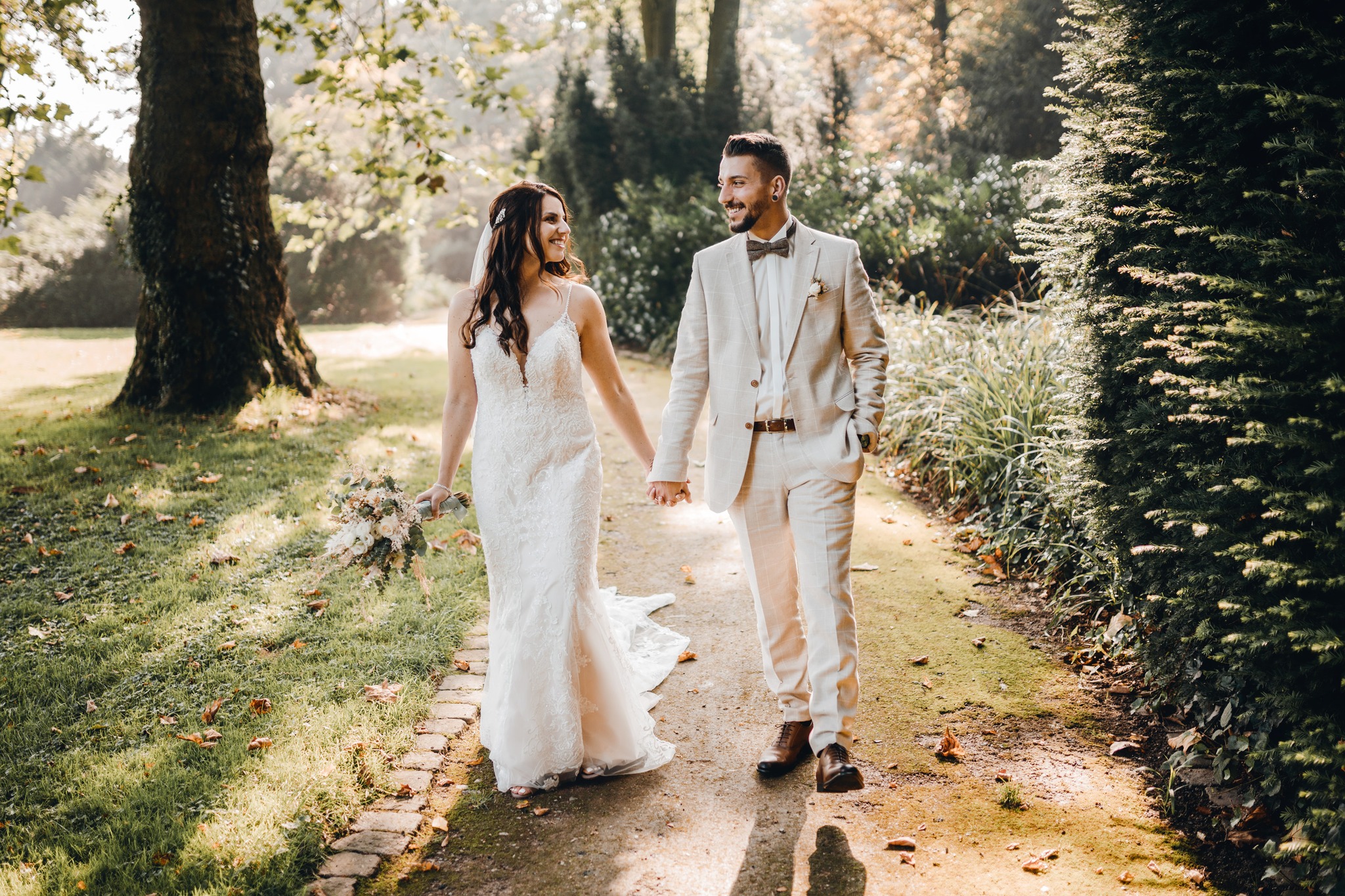 Mit Sabrina & Thomas unterwegs am @schloss.styrum ❤️
Die beiden hatten die standesamtliche Ambiente Trauung am gleichen Ort.
Nach dem ganzen Trubel, einfach mal etwas Zeit zu zweit genießen 🥰