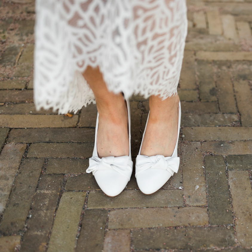 🎁 𝗛𝗮𝗽𝗽𝘆 𝗙𝗲𝗲𝘁 – 𝗛𝗮𝗽𝗽𝘆 𝗣𝗮𝗿𝘁𝘆 🎄
The festive season is all about creating joyful memories with friends and family. However, nothing ruins a good time faster than uncomfortable shoes. Whether you’re standing around the buffet table or busting a move on the dance floor, your feet deserve to be pampered. Opting for shoes that provide adequate support can make all the difference in your party experience.
Here are a few suggestions that combine style and comfort, ensuring your feet remain happy throughout the festivities:
* Block Heels: These give you the height of stilettos while providing better balance and support.
* Ballet Flats: An elegant and comfortable choice, especially those with cushioned insoles.
* Ankle Boots: Great for a chic winter look.
* Loafers: Opt for loafers with embellished details for a dressed-up look that’s still easy on the feet.
* Sneakers: If your style leans towards the casual, a pair of chic sneakers can be trendy and comfortable.
#happyfeet #happyfeethappyyou #happyfeethappylife #christmasfeet #christmasfeettreat #podiatristnorthlakes #podiatrynorthlakes