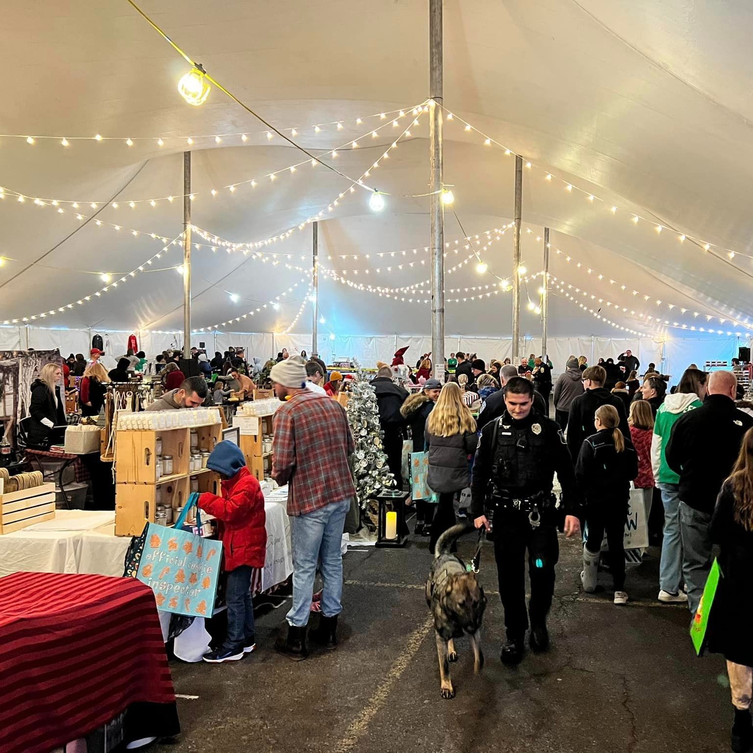 The countdown is on! In just three weeks, Downtown Pittston will transform into a festive holiday market for La Festa Di Natale Holiday Market . Explore 50+ local vendors inside our cozy, circus-sized heated tent on December 5th and 6th—and that’s not all. Our downtown businesses will also be open with special seasonal events, deals, and discounts all weekend long.
Join us in the middle Tomato Festival Lot:
Friday, December 5th - 4PM-8PM
Saturday, December 6th - 2PM-8PM