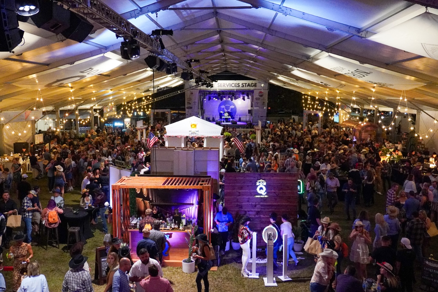 Who’s going to see the incredible @randyhouser at the SOLD OUT @cowsncabs this Saturday night?!
Like always, it’s going to be a party with amazing restaurants, top-notch drinks, and one of country music’s best. That’s the perfect recipe! 🤠
If you’ve never been to this event, you’re missing out, it’s awesome! Make sure you follow @cowsncabs so you can grab your tickets early next year! 🍻
Cows 'n Cabs
Randy Houser
#winterpark