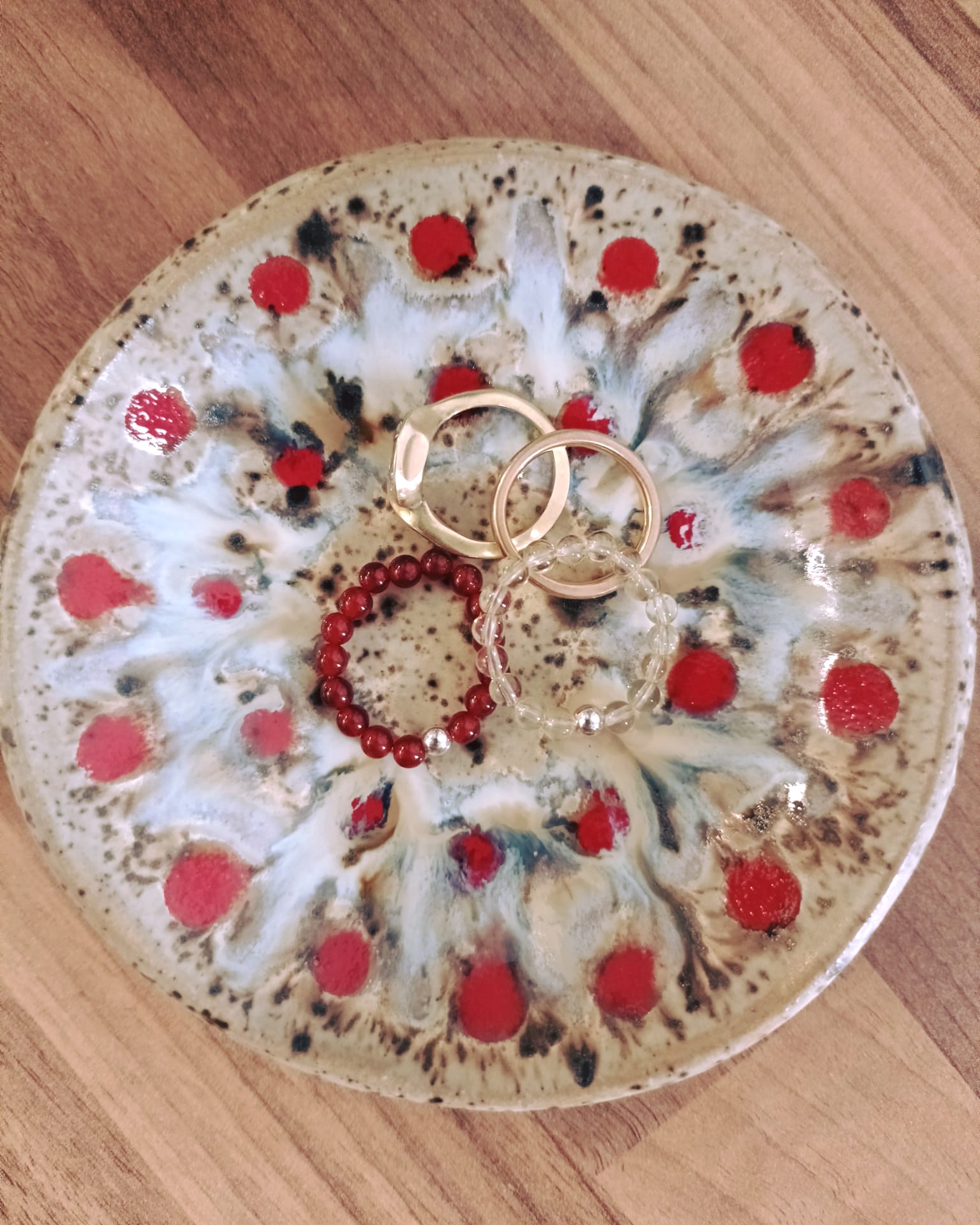 If you're looking for unique Christmas gifts (or something for yourself just because), we have these beautiful ring dishes handmade by The Village Pottery @thepaintpottle for only £12.
Each one will be unique and we love that about them 😍