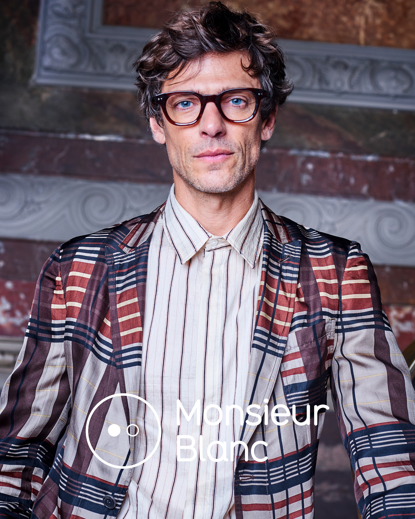 Monsieur Blanc
Cada detalhe é meticulosamente trabalhado, refletindo um design depurado e um requinte artesanal que tornam cada peça excecional.
Every detail is meticulously crafted, reflecting a refined design and artisanal refinement that make each piece exceptional.
#monsieurblanc #monsieurblanceyewear #visão #vision #dmdieyewear #grupodmdi #dmdigroup #collection