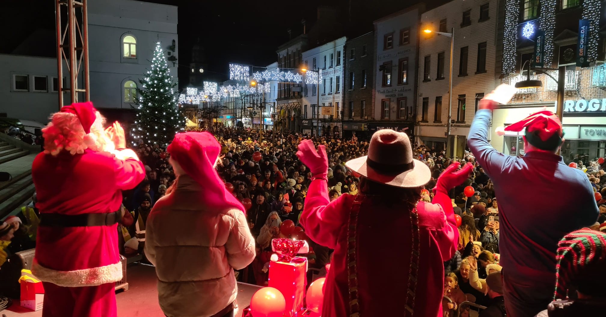 Tomorrow, Friday 21st November from 5:30pm, West Street becomes a festive wonderland filled with music, dancing, school performances, Christmas characters and the magical snow globe.
Santa will be taking centre stage to switch on the lights, helped by our talented Christmas Colouring Competition winners 🎨💫
Planning to come along? Tell us below what you’re most excited to see!
Let’s welcome the season together in the heart of D#drogheda
Images @lovedrogheda
#VisitLouth #KeepDiscovering #IrelandsAncientEast #ChristmasInLouth #Drogheda