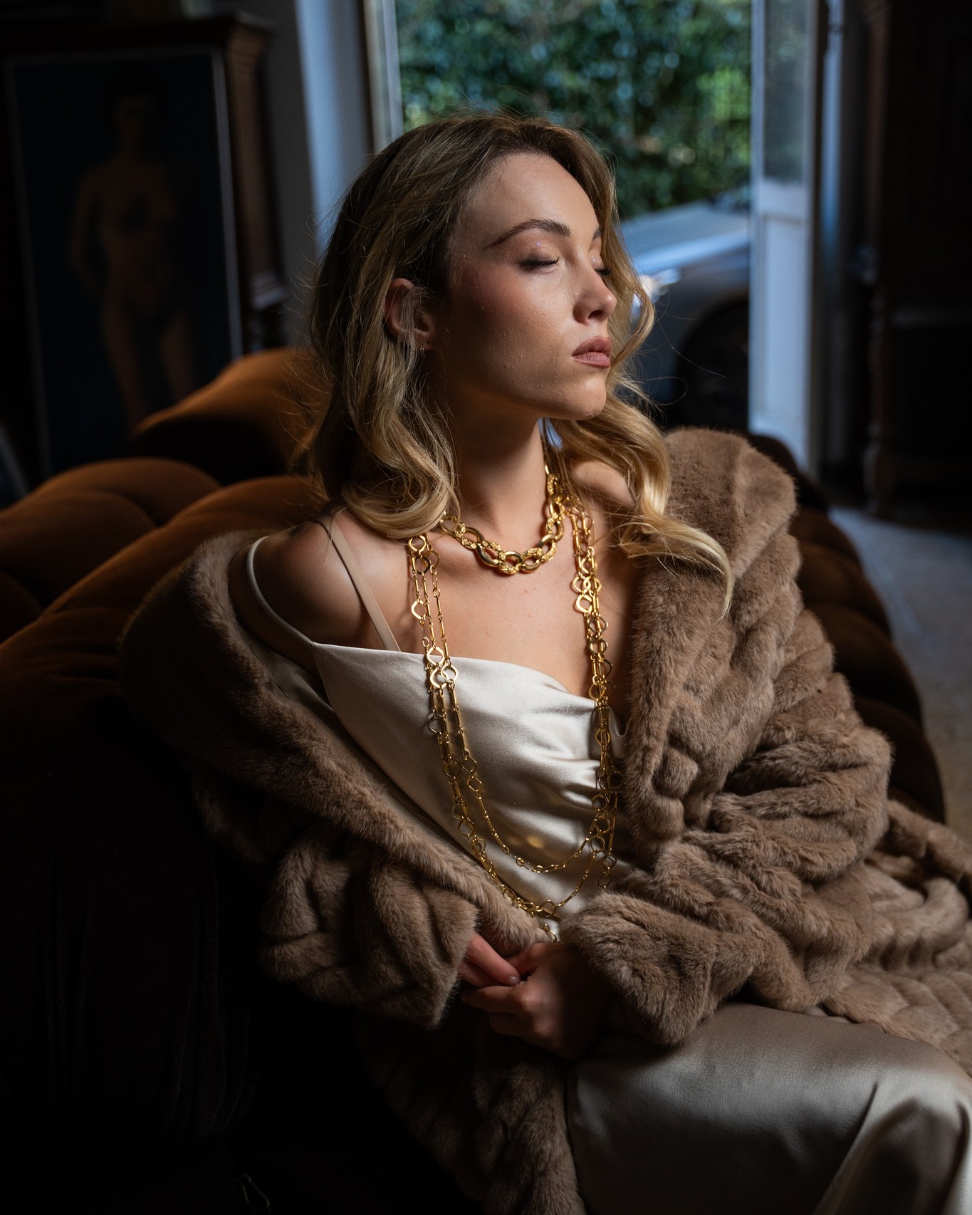 Lanvin e Balenciaga. Anni ’70.
Collane che esprimono un’eleganza autentica, essenziale e distintiva.
Lanvin and Balenciaga. 1970s.
Necklaces that express authentic, essential, and distinctive elegance.
Outfit: @isabellacampana.it
#LBQuaquaro
#fineartboutique
____
#antiques #vintage #santamargheritaligure #sml #genova #liguria #italy #homedecor #design