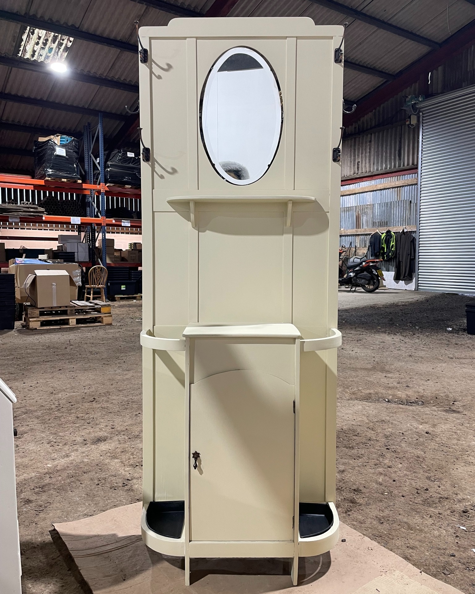 This vintage coat stand had been much loved and well-used by its owner, but it felt too dark and in need of a refresh. It’s now been completely transformed with a warm, updated finish. The original hooks were kept — still in great condition and full of real 1930s charm — giving the piece a lovely blend of character and freshness. She’s thrilled with the result and can’t wait for her newly decorated hallway so it can take pride of place again. These classic coat stands are incredibly functional — and with a little updating, they can look beautiful too.
If you have any dated pieces that need transforming, please send me a message with a couple of photos for a restyling quote.
Happy Sunday!
#UpcycledFurniture #FurnitureRestoration #FurnitureFlipUK #VintageFurniture #RestyledFurniture #CotswoldsInteriors #CirencesterLife #HomeDecorInspo #SustainableLiving