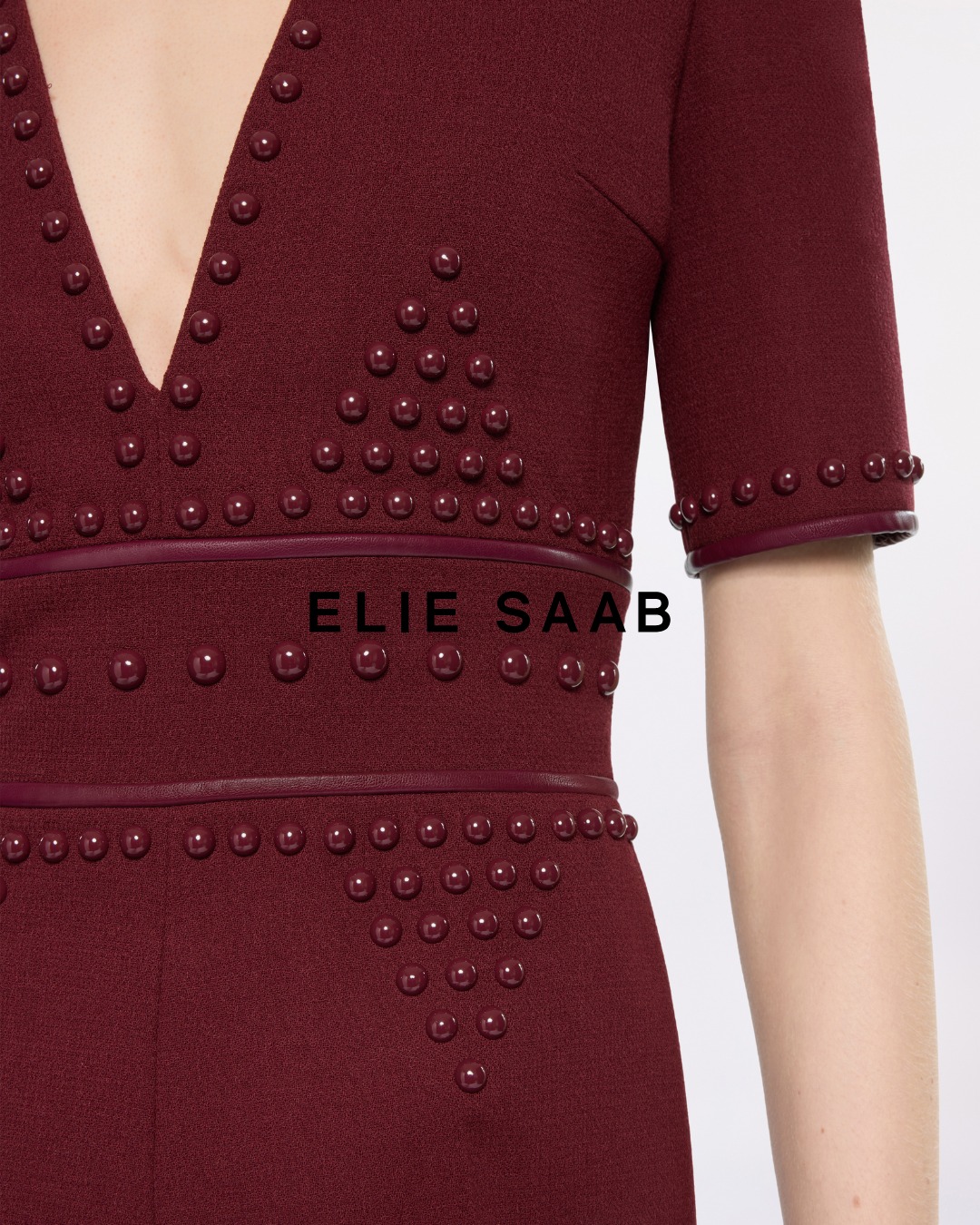 ELIE SAAB is ready for the festive season.
The new stud embellished jumpsuit just arrived at QUAGLIA ZURICH.
Perfect for anyone who wants to make a statement this holiday season. ✨
#ElieSaab #quagliazurich #HolidayStyle #FestiveFashion #ZurichShopping #luxuryboutique