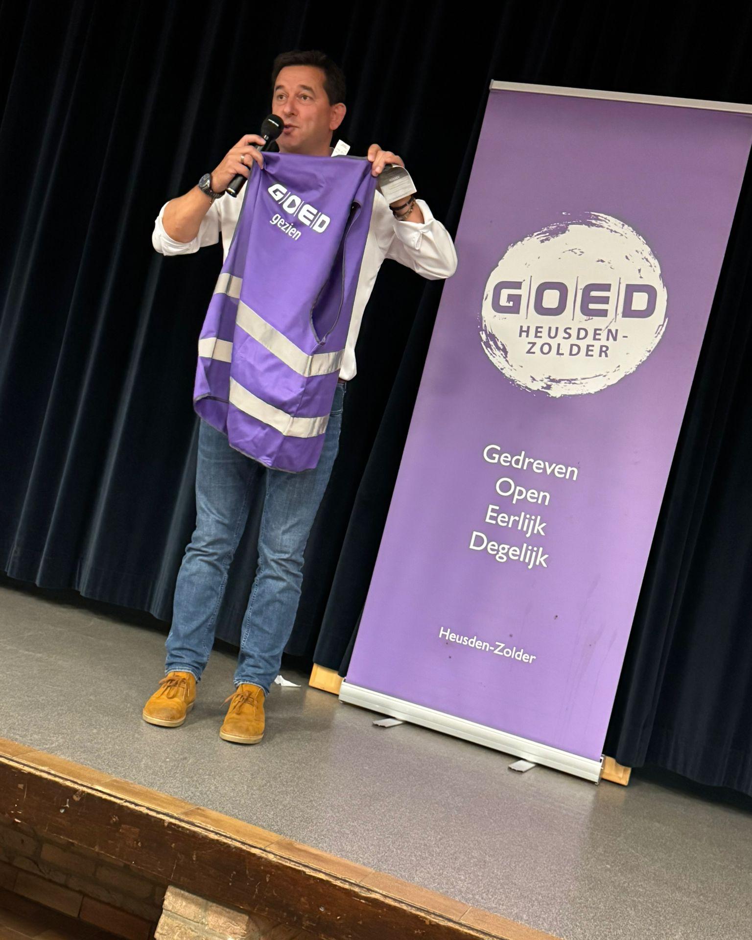 Een tafel vol warmte, borden vol lekkers en een zaal vol betrokken mensen. 💜
Onze open-leden WinterBBQ dit weekend was een schot in de roos: 185 aanwezigen, fijne gesprekken én een attentie die ook buiten opvalt.
Iedereen kreeg namelijk een fluohesje mee met de boodschap: "G|O|E|D gezien". Een knipoog naar veiligheid én zichtbaarheid, ook op donkere dagen.
Dankjewel aan alle aanwezigen voor jullie enthousiasme, steun en verbondenheid!
En… wil jij er volgende keer ook bij zijn?
📲 Word lid via: www.g-o-e-d.be/word-lid
#goeddoetmee #heusdenzolder #winterbbq #goedgezien