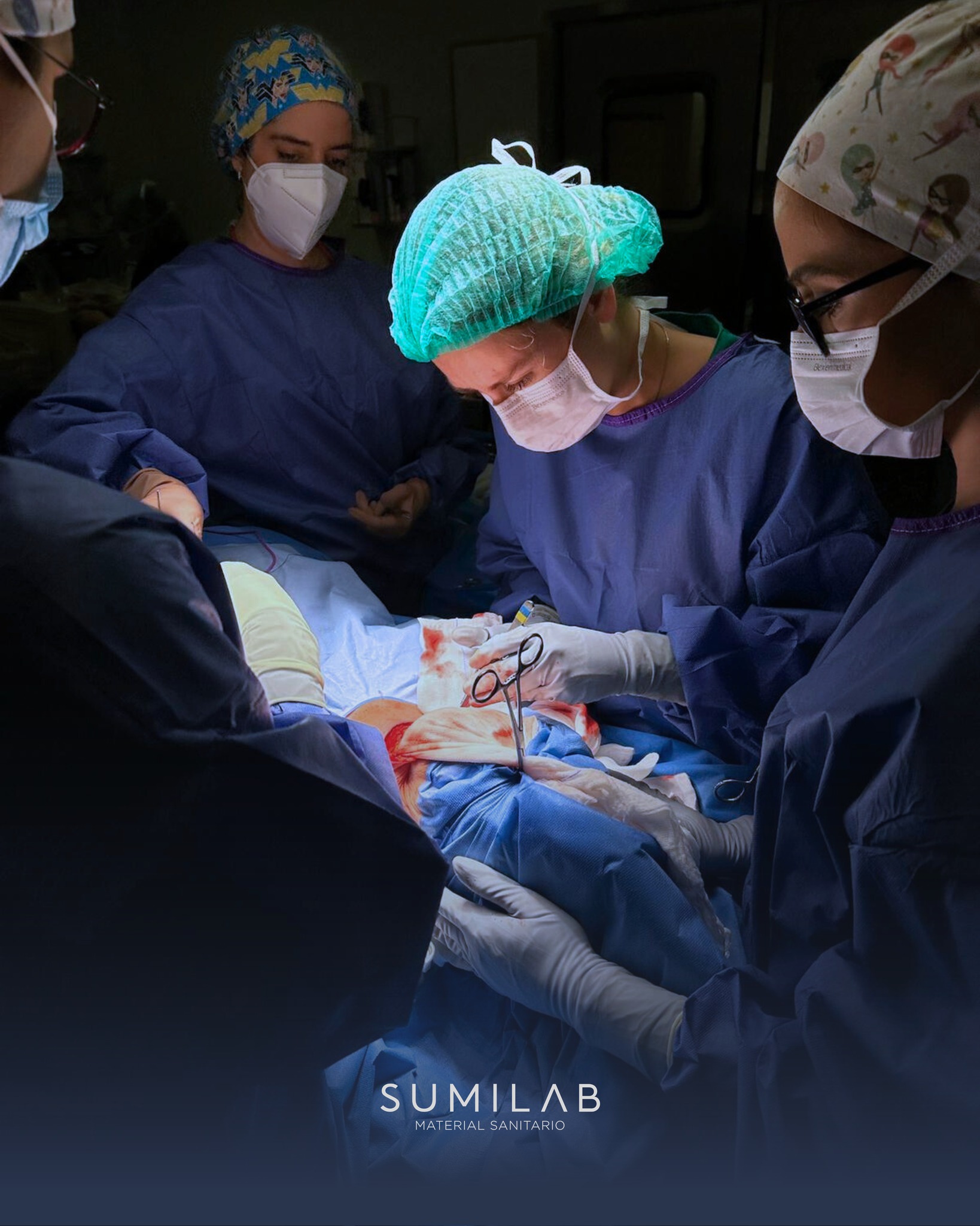 La semana pasada acompañamos en quirófano a la @dra.maria.anton y @lgimenotorres en una maxilectomía parcial tumoral utilizando el motor ultrasónico Piezosurgery de @piezosurgerymedical_esp