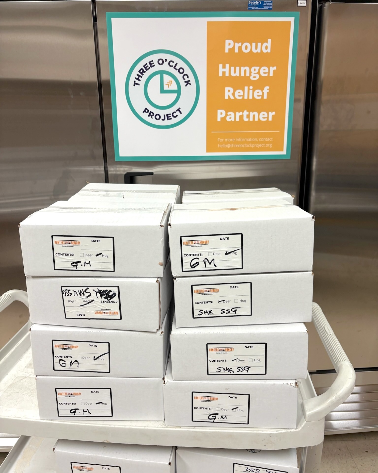 How are we making a difference? Three O’clock Project partners with local farms, grocery stores, and organizations to rescue surplus food that would otherwise be wasted, turning it into healthy, wholesome meals for food-insecure families across East Baton Rouge. Together, we’re fighting hunger and reducing waste, one meal at a time. Want to donate food? Reach out, we’d love to have you on board!
#RescueFoodKitchen #ThreeOClockProject #CommunityMeals